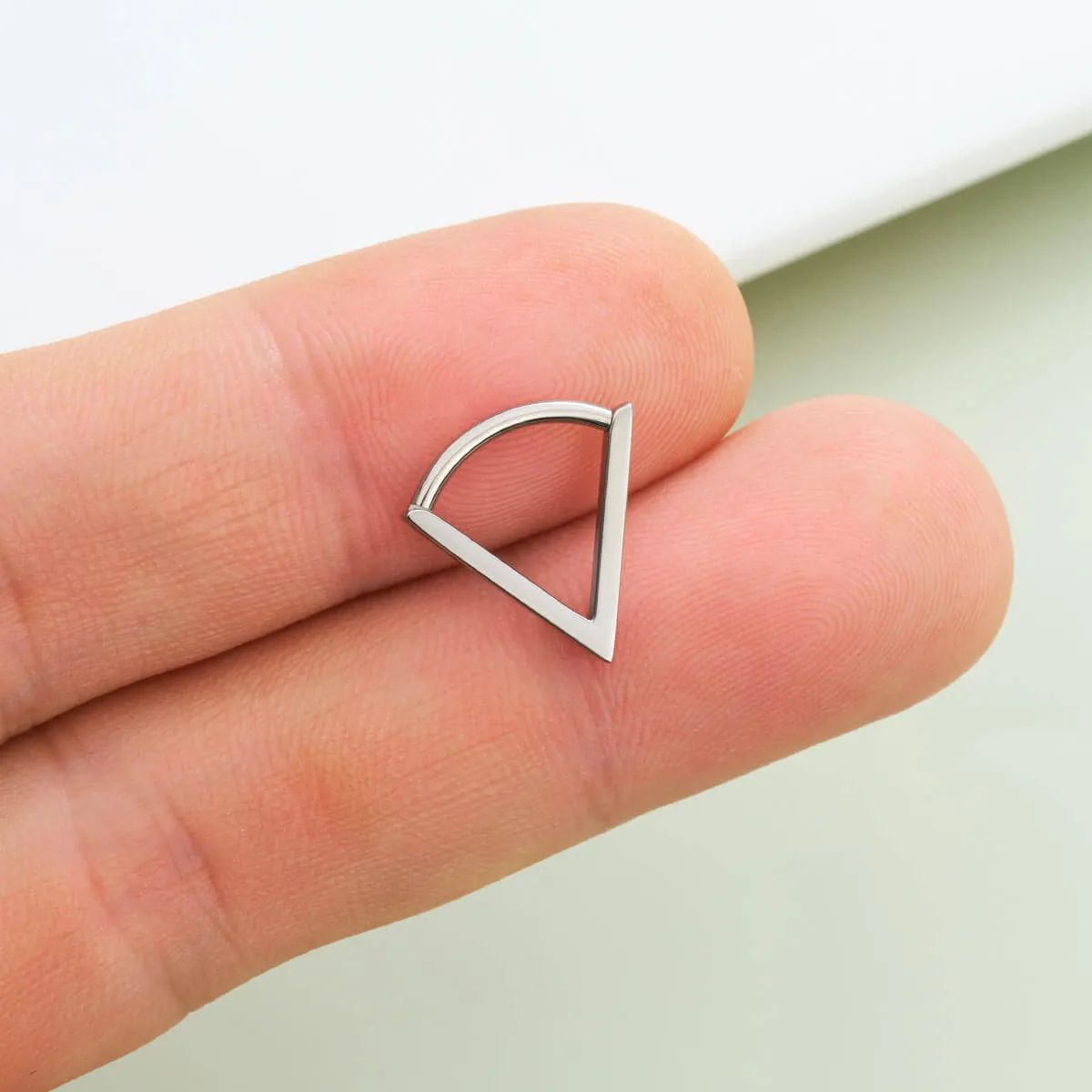 16G Titanium Triangle Hinged Segment Septum Ring