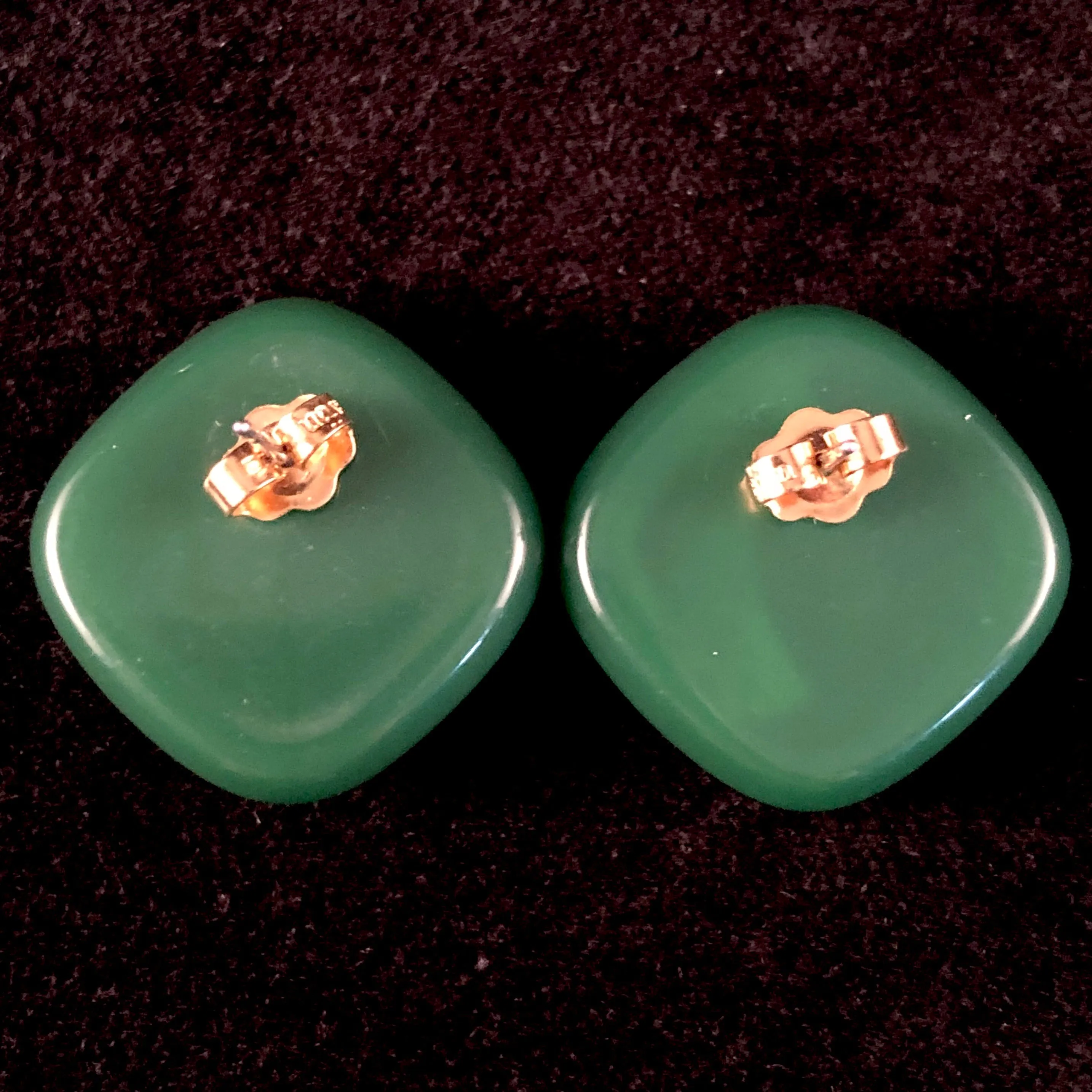 1986 Avon Polished Spectrum Green Earrings