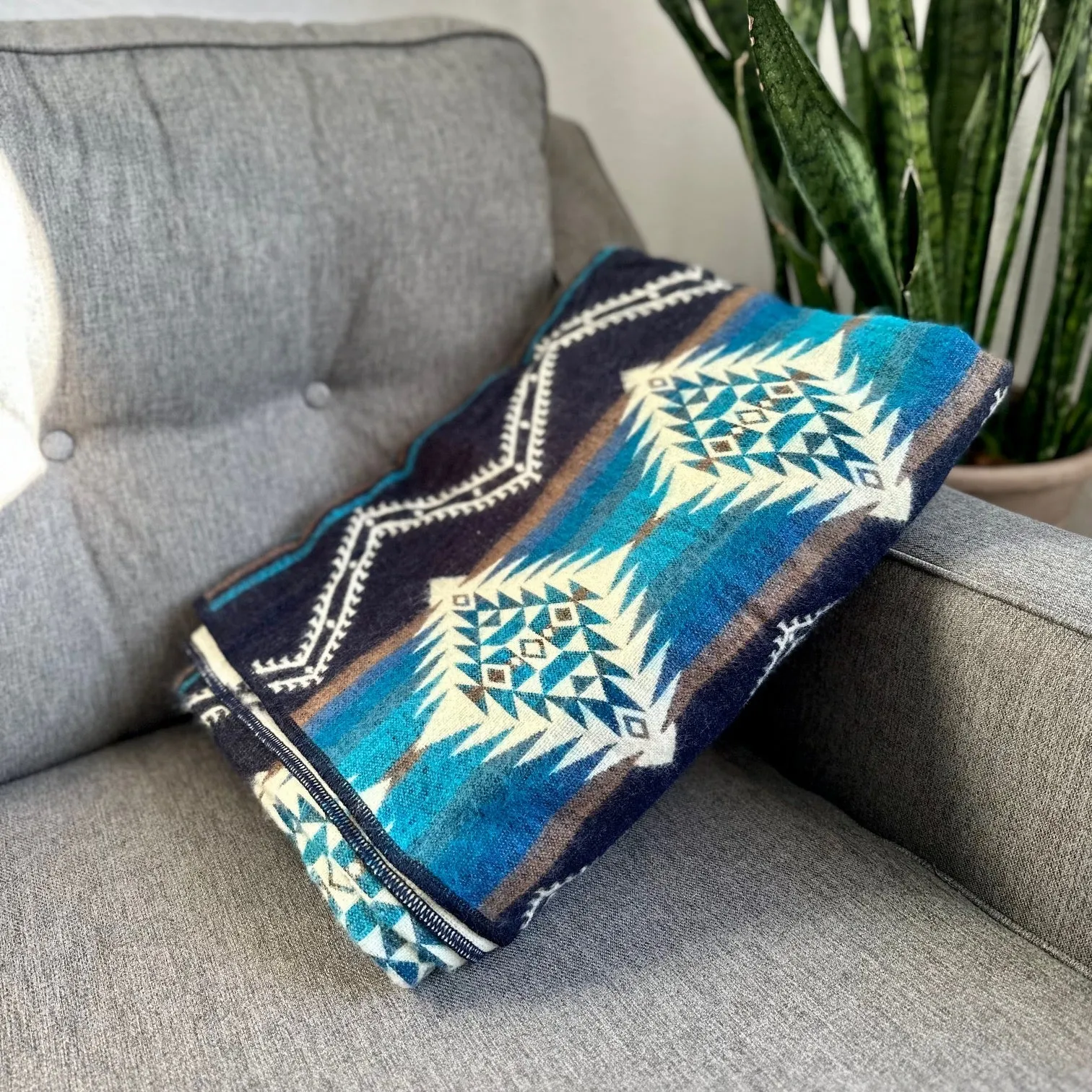 ANDEAN ALPACA WOOL BLANKET - COBALT BLUE (ECUADOR)