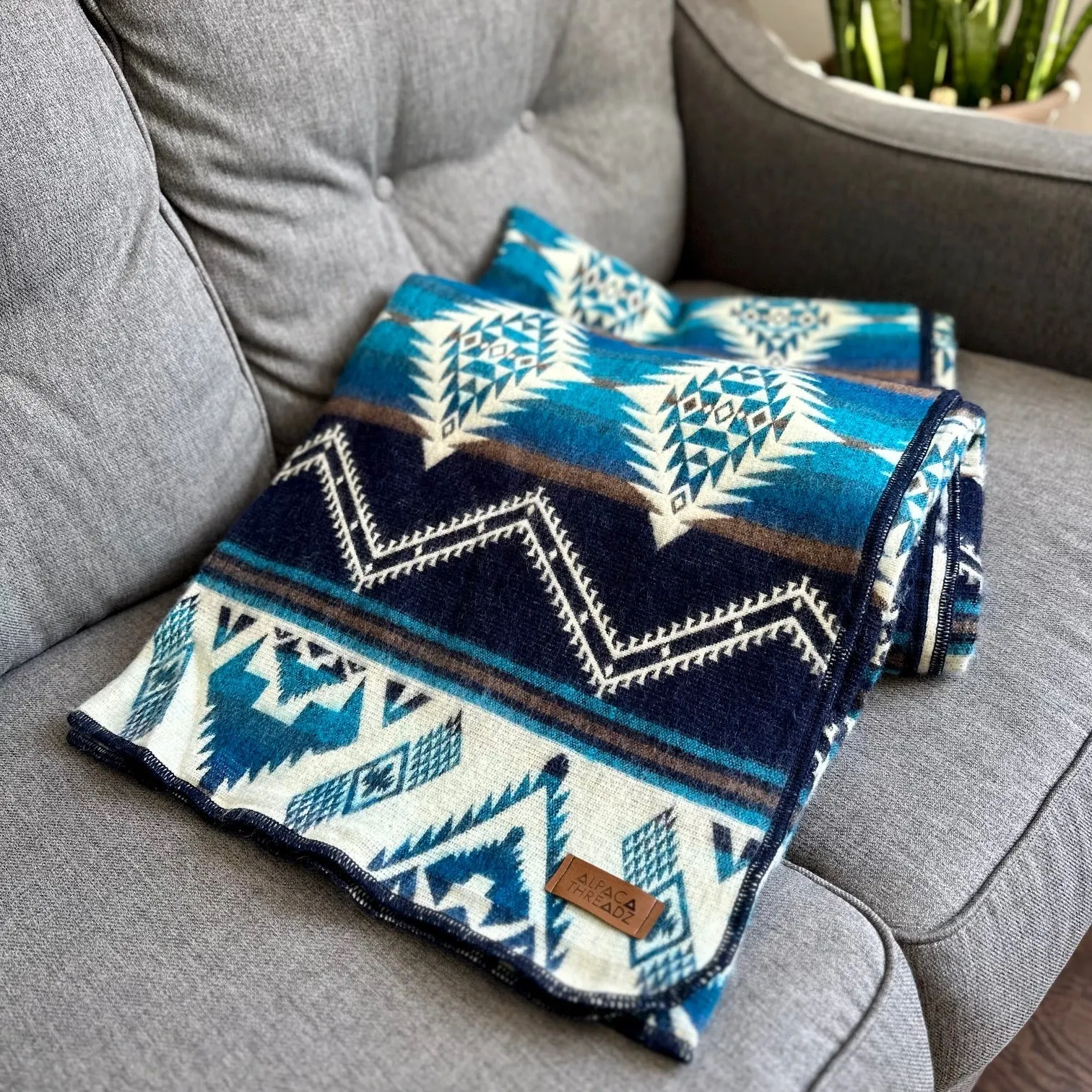 ANDEAN ALPACA WOOL BLANKET - COBALT BLUE (ECUADOR)