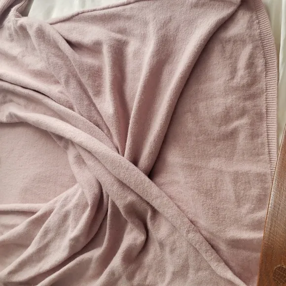 Athleta Finale Cashmere Wool Twist Front Sweater Womens Med Dusty Pink Yoga Cozy