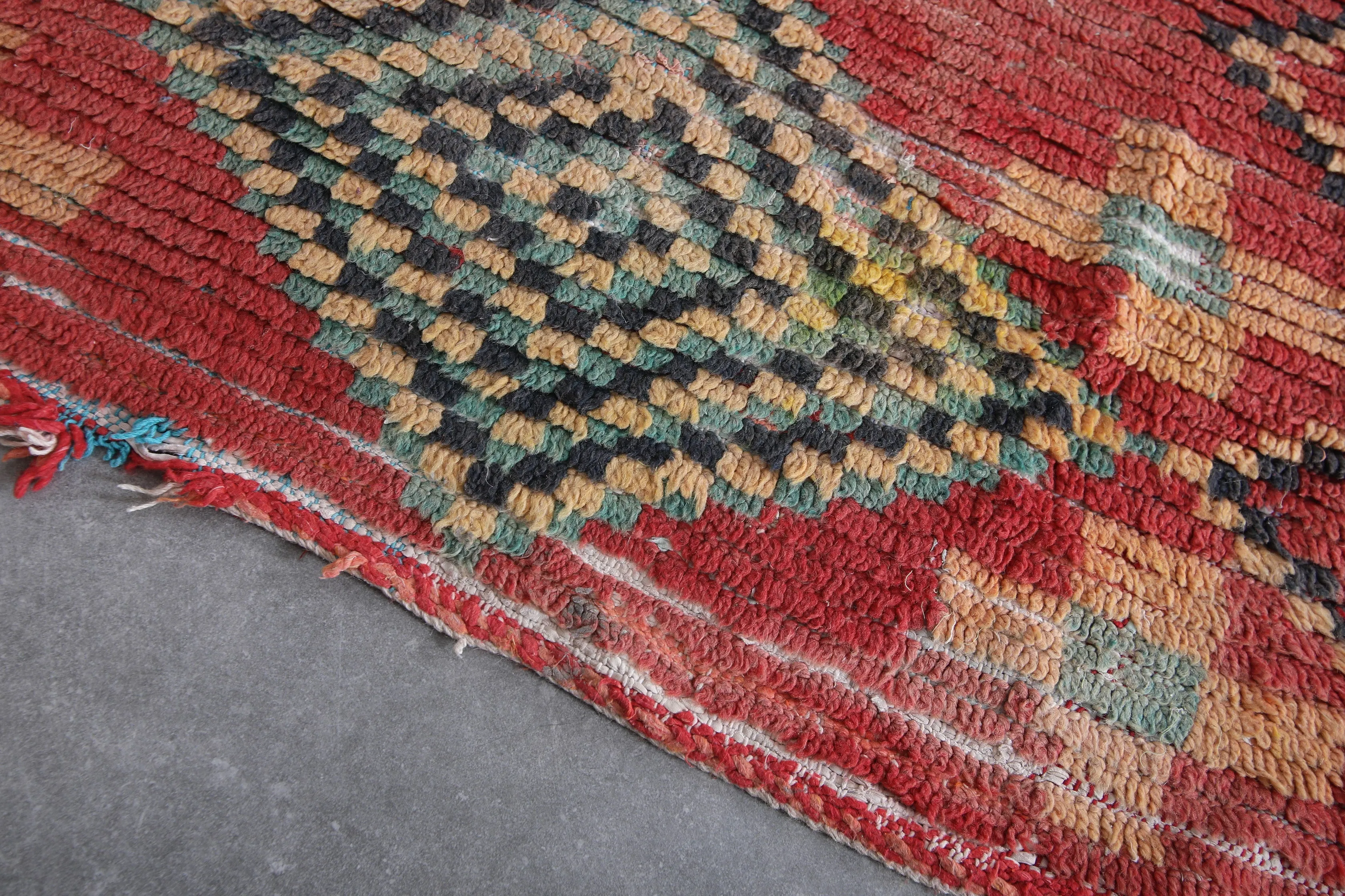 Boucherouite Moroccan Rug - 3.4 x 9.2 Feet