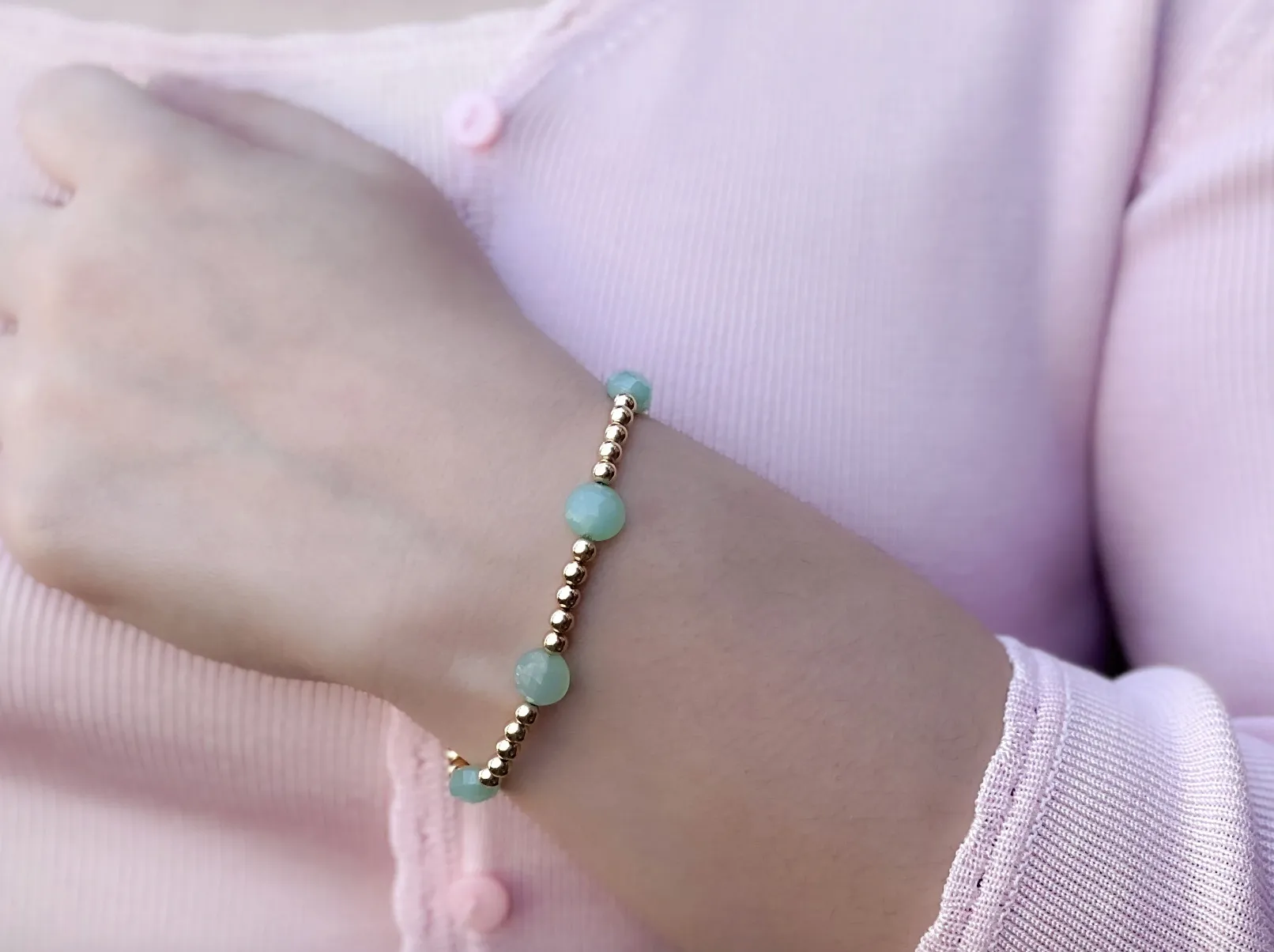 Chalcedony and Gold Beaded Bracelet