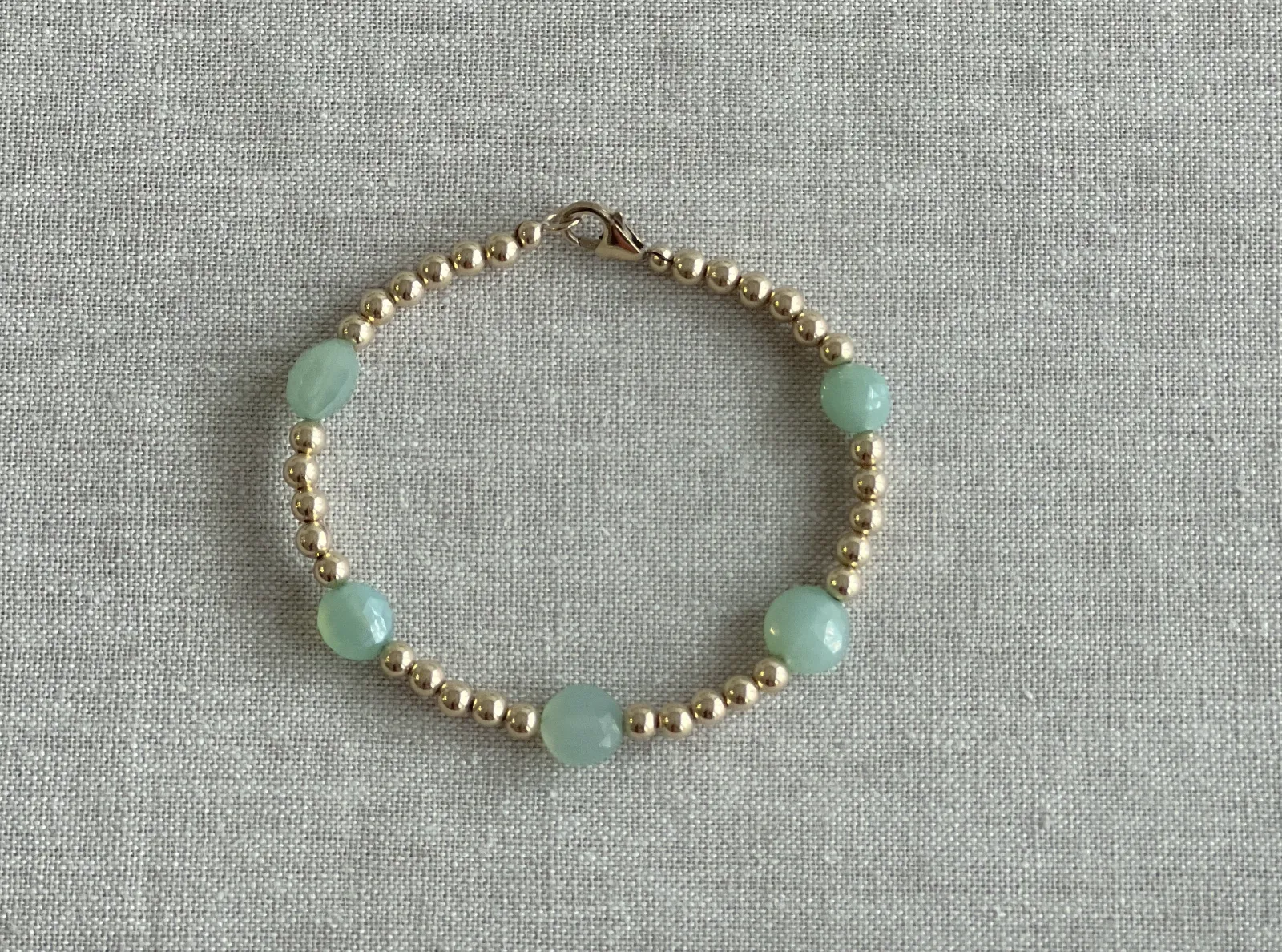 Chalcedony and Gold Beaded Bracelet