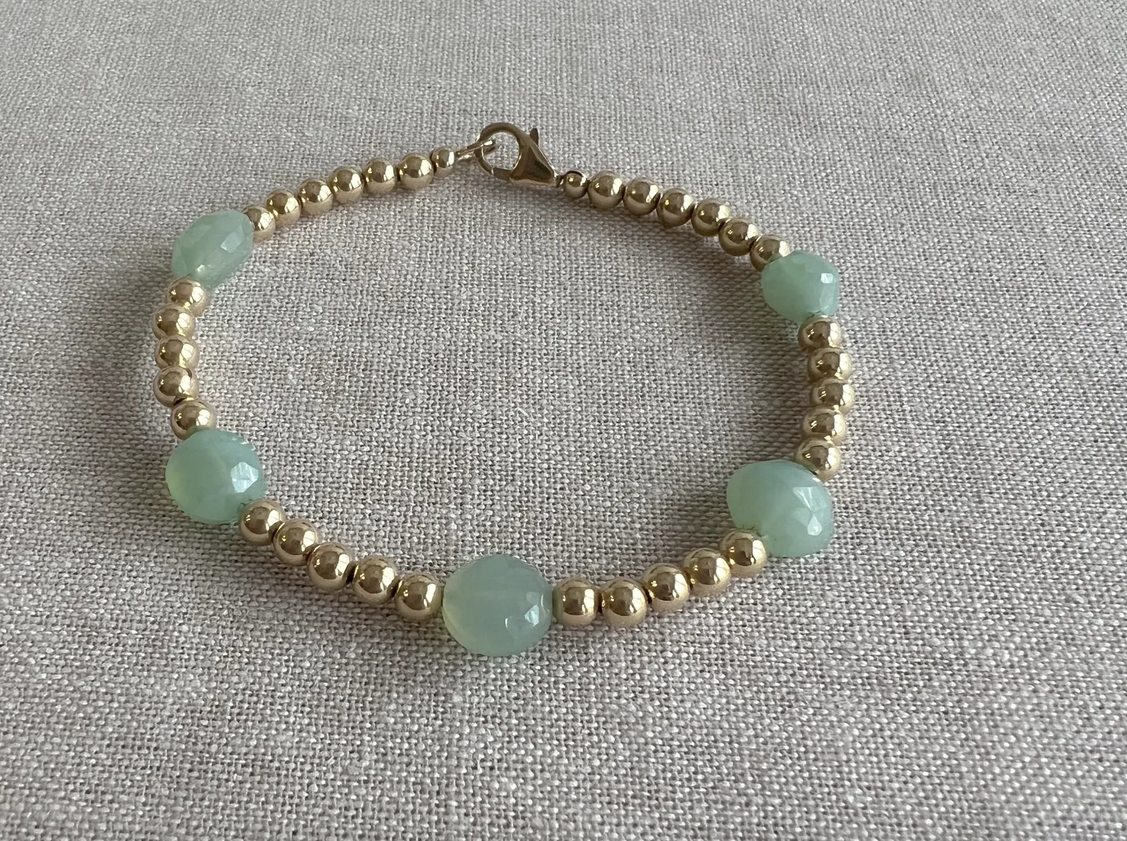 Chalcedony and Gold Beaded Bracelet