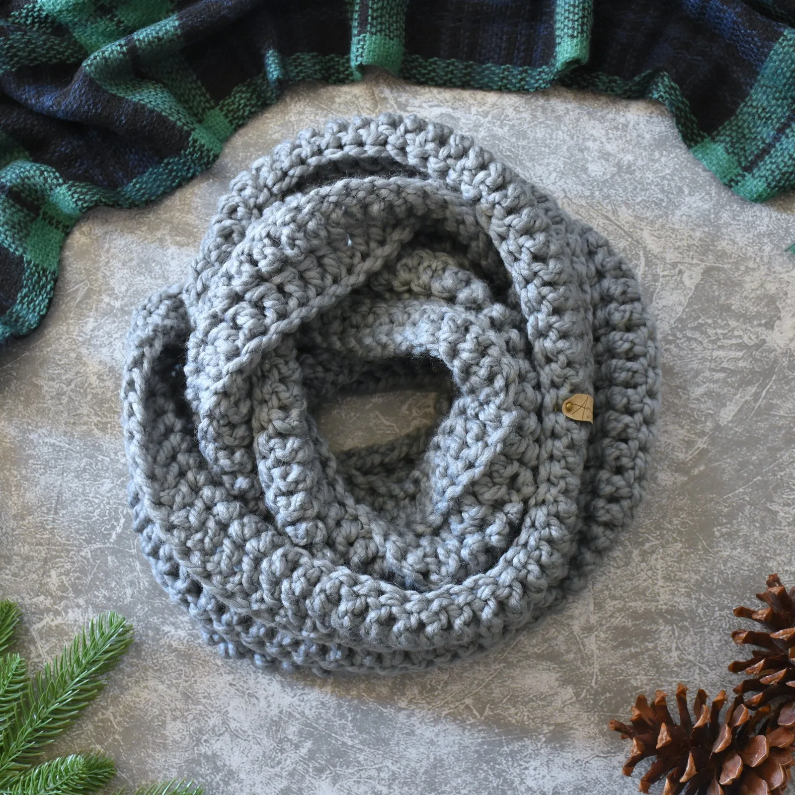 Chunky Infinity Scarf | THE ZURICH