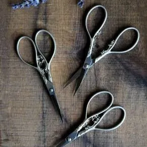 Floral Teardrop Scissors - Silver