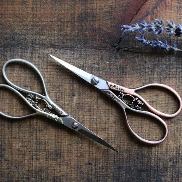 Floral Teardrop Scissors - Silver