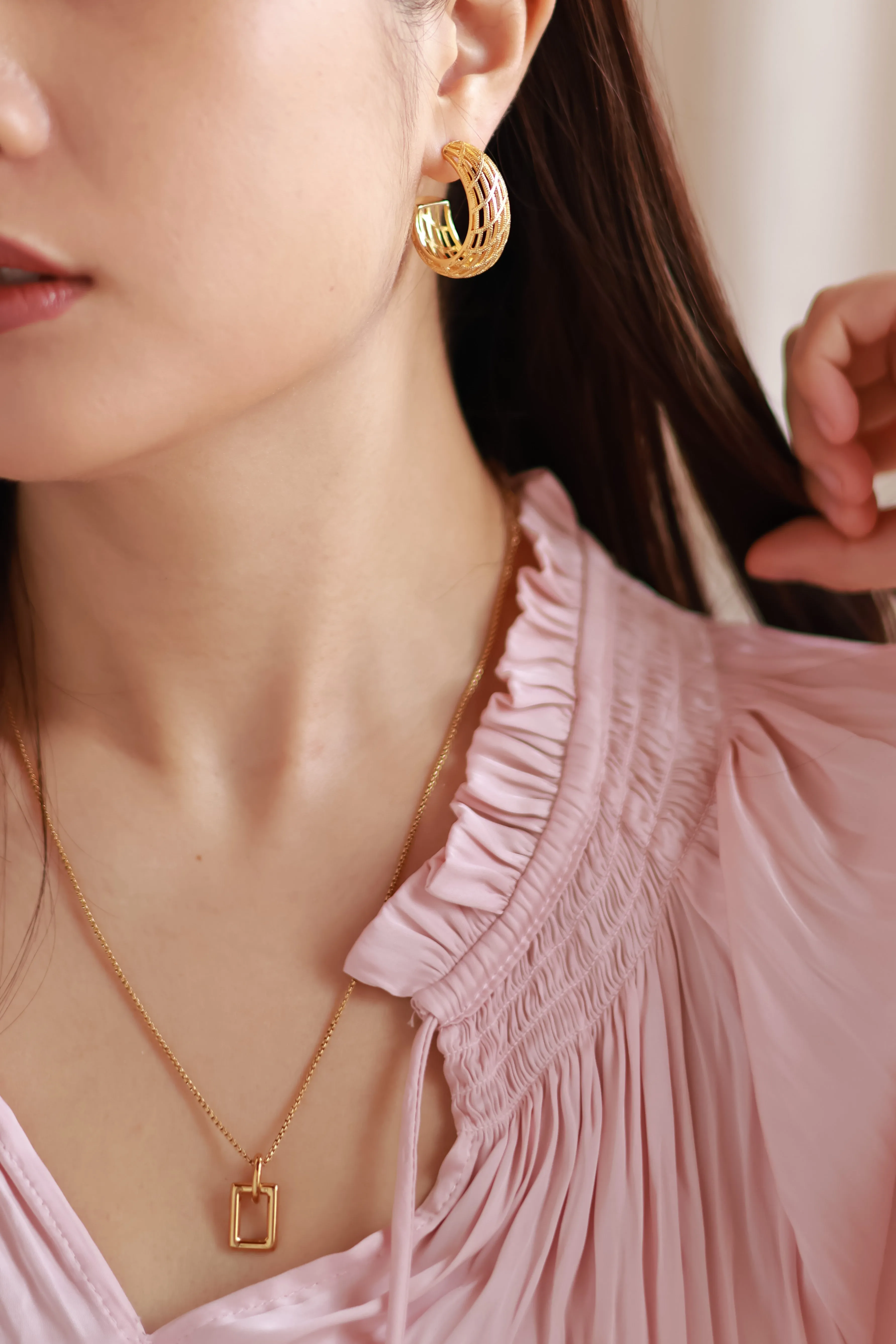 Geometric Hoops