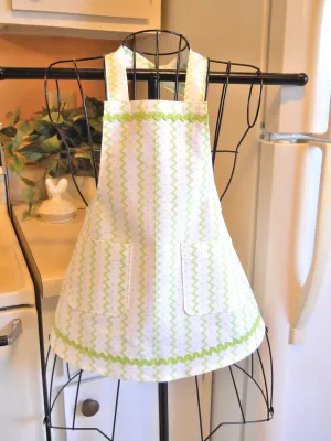 Girl's Chevron and Polka Dot Apron in Lime Green in 5-6