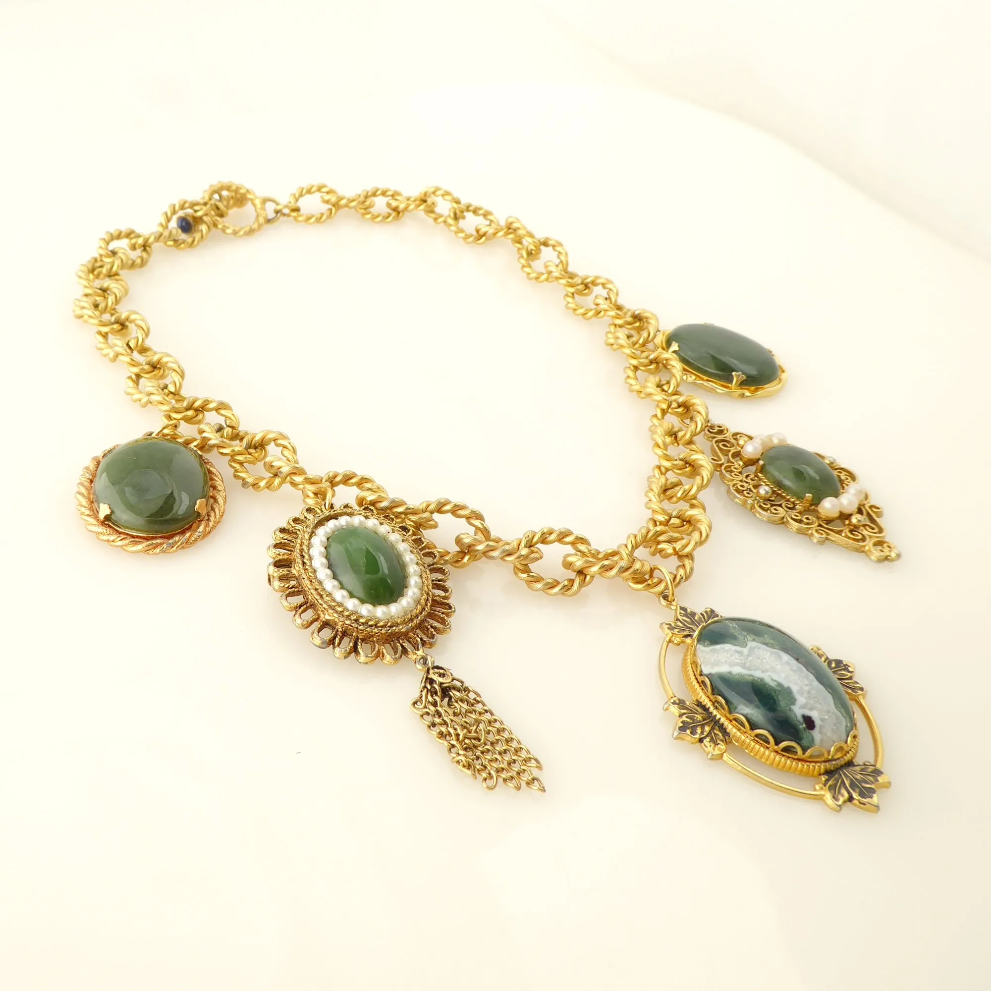 Green aventurine vintage necklace