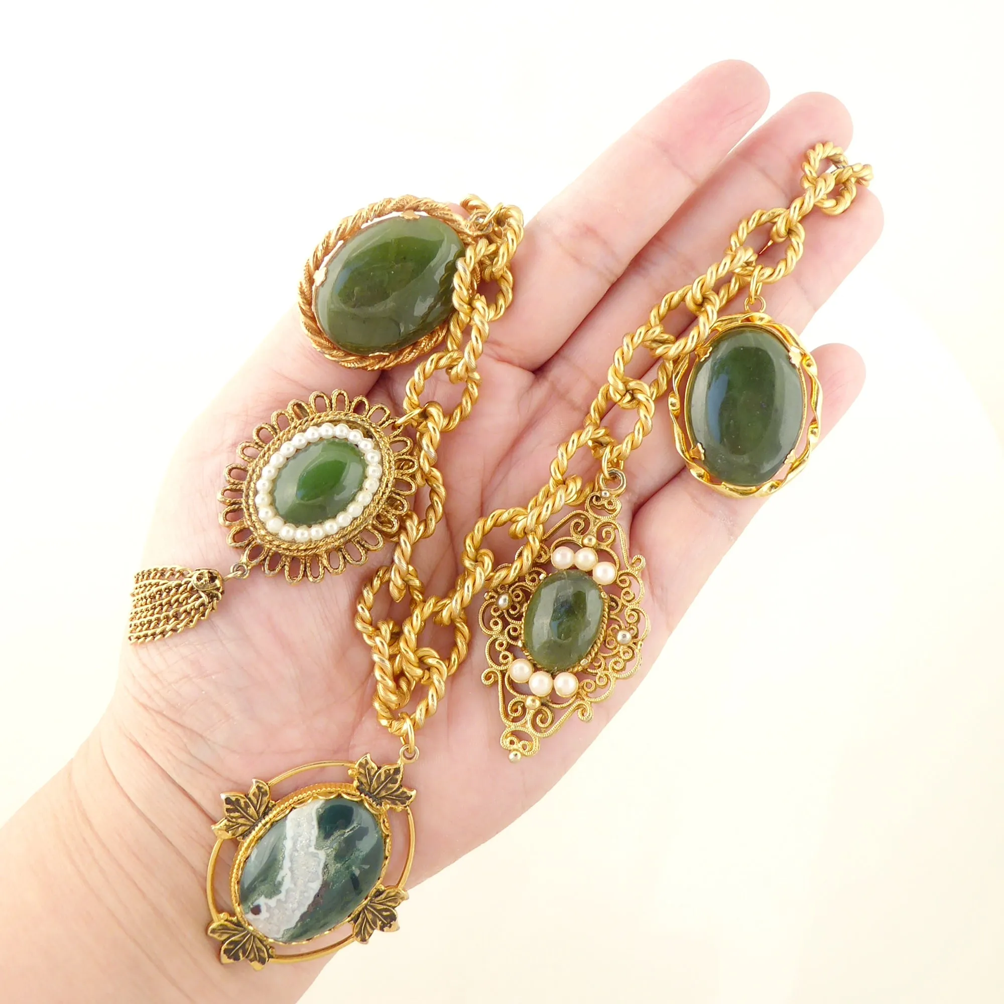 Green aventurine vintage necklace