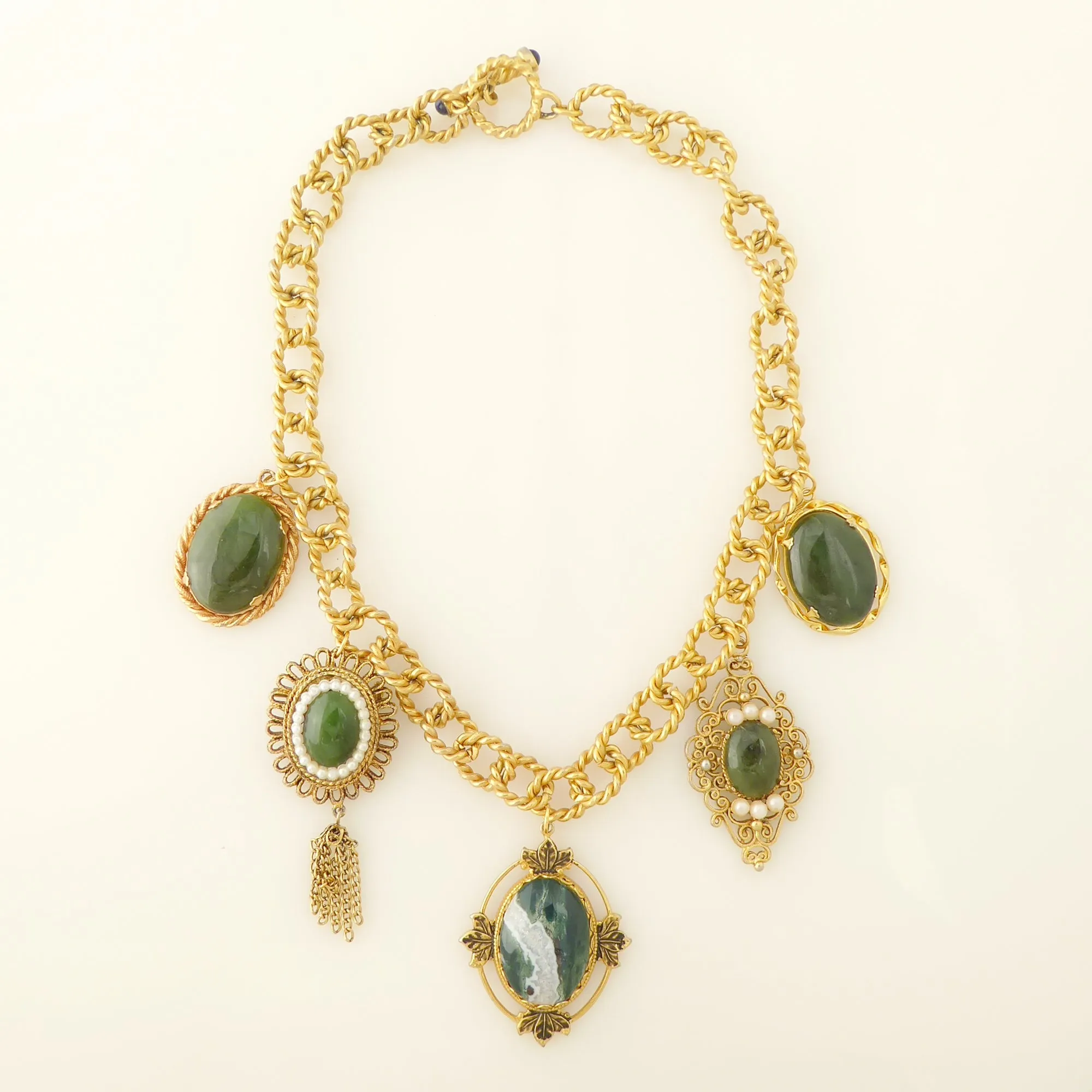 Green aventurine vintage necklace