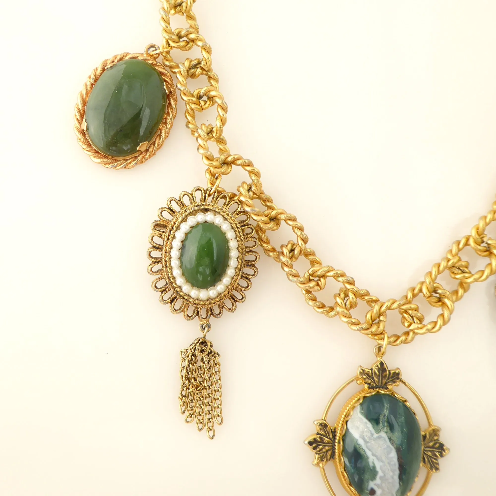 Green aventurine vintage necklace