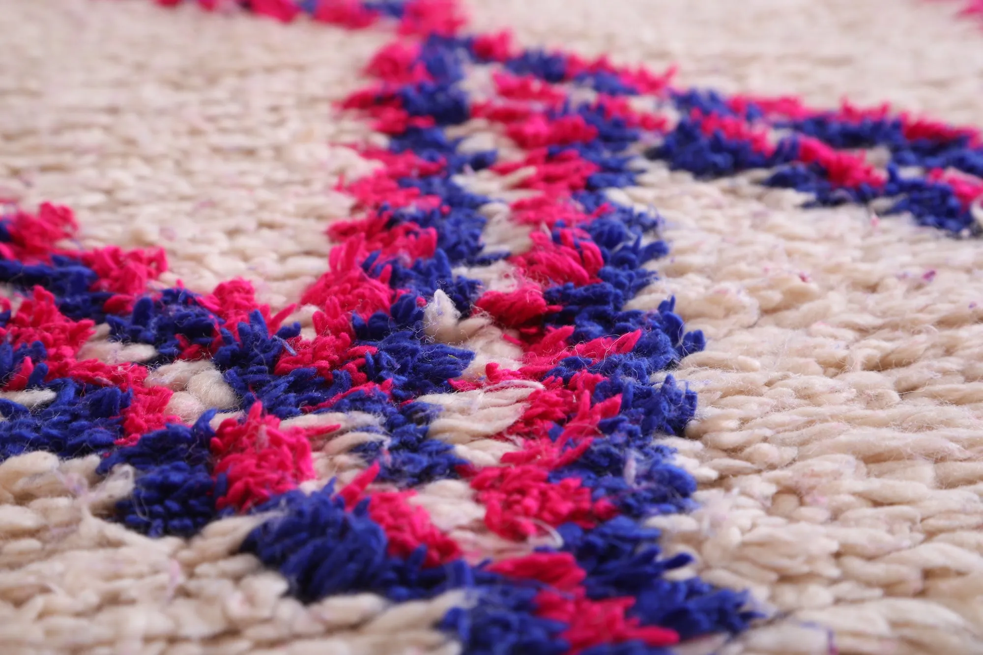 Handwoven Moroccan Rug 4.5 x 8.2 ft | Colorful Diamond Pattern