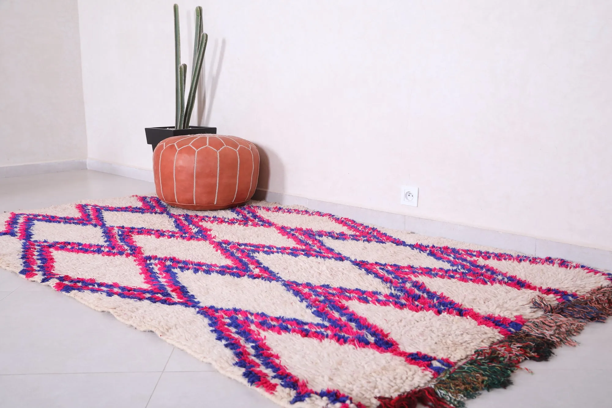 Handwoven Moroccan Rug 4.5 x 8.2 ft | Colorful Diamond Pattern