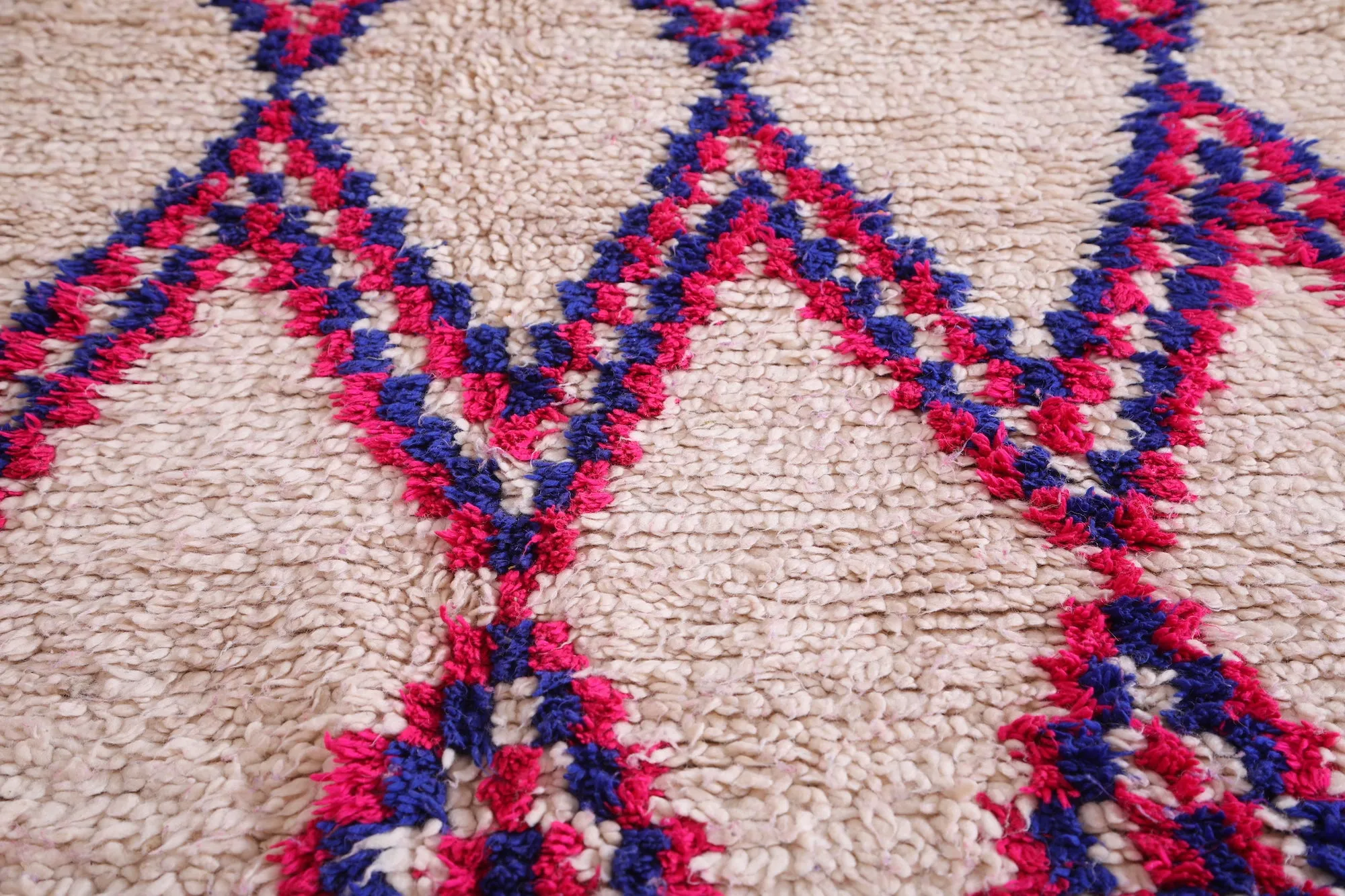 Handwoven Moroccan Rug 4.5 x 8.2 ft | Colorful Diamond Pattern