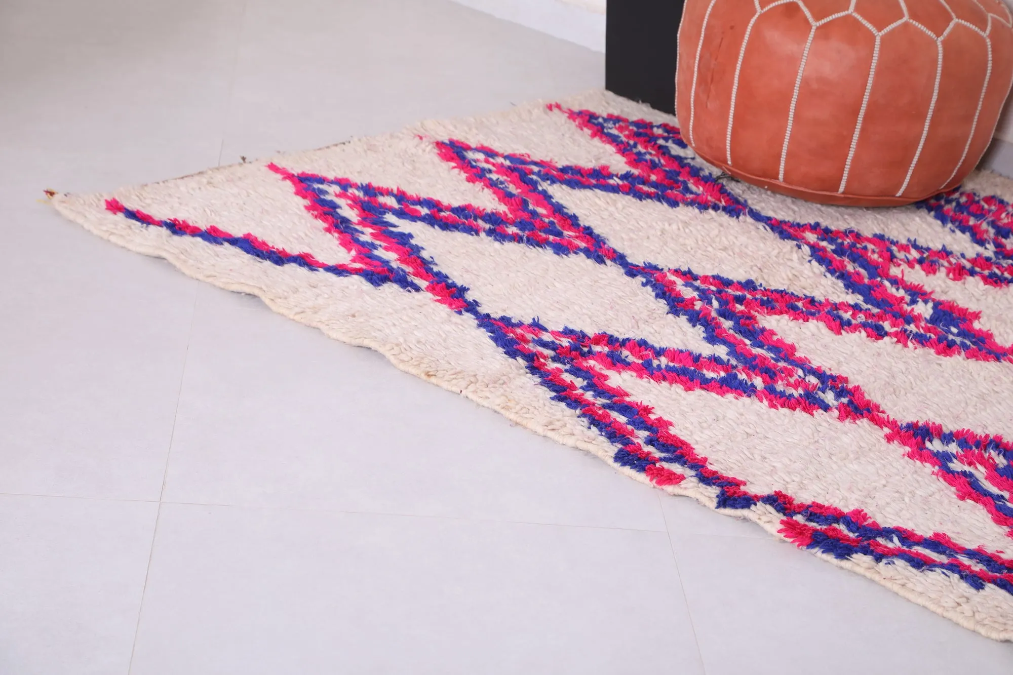 Handwoven Moroccan Rug 4.5 x 8.2 ft | Colorful Diamond Pattern