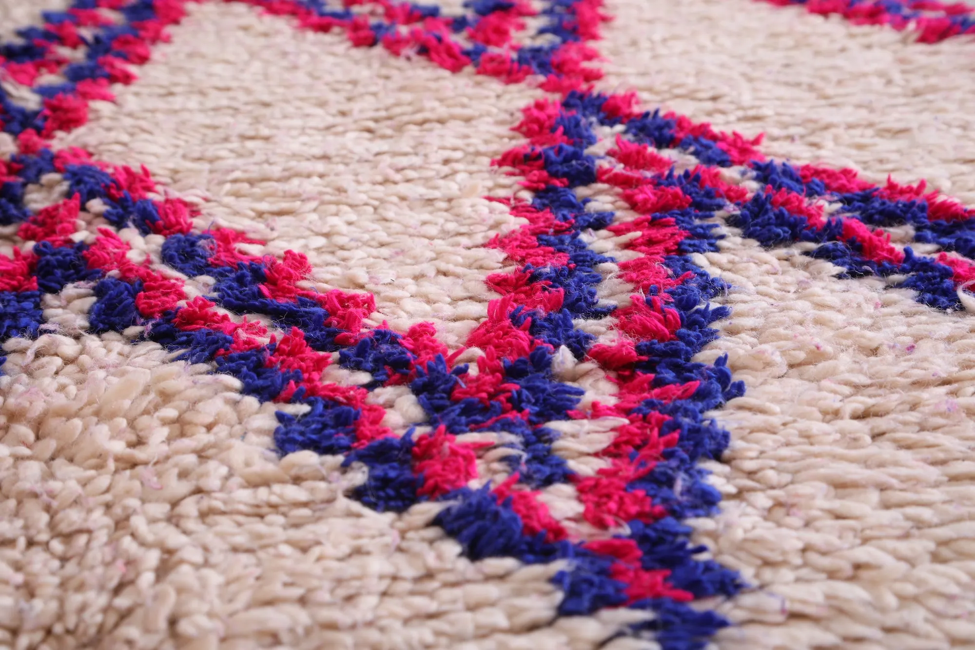 Handwoven Moroccan Rug 4.5 x 8.2 ft | Colorful Diamond Pattern