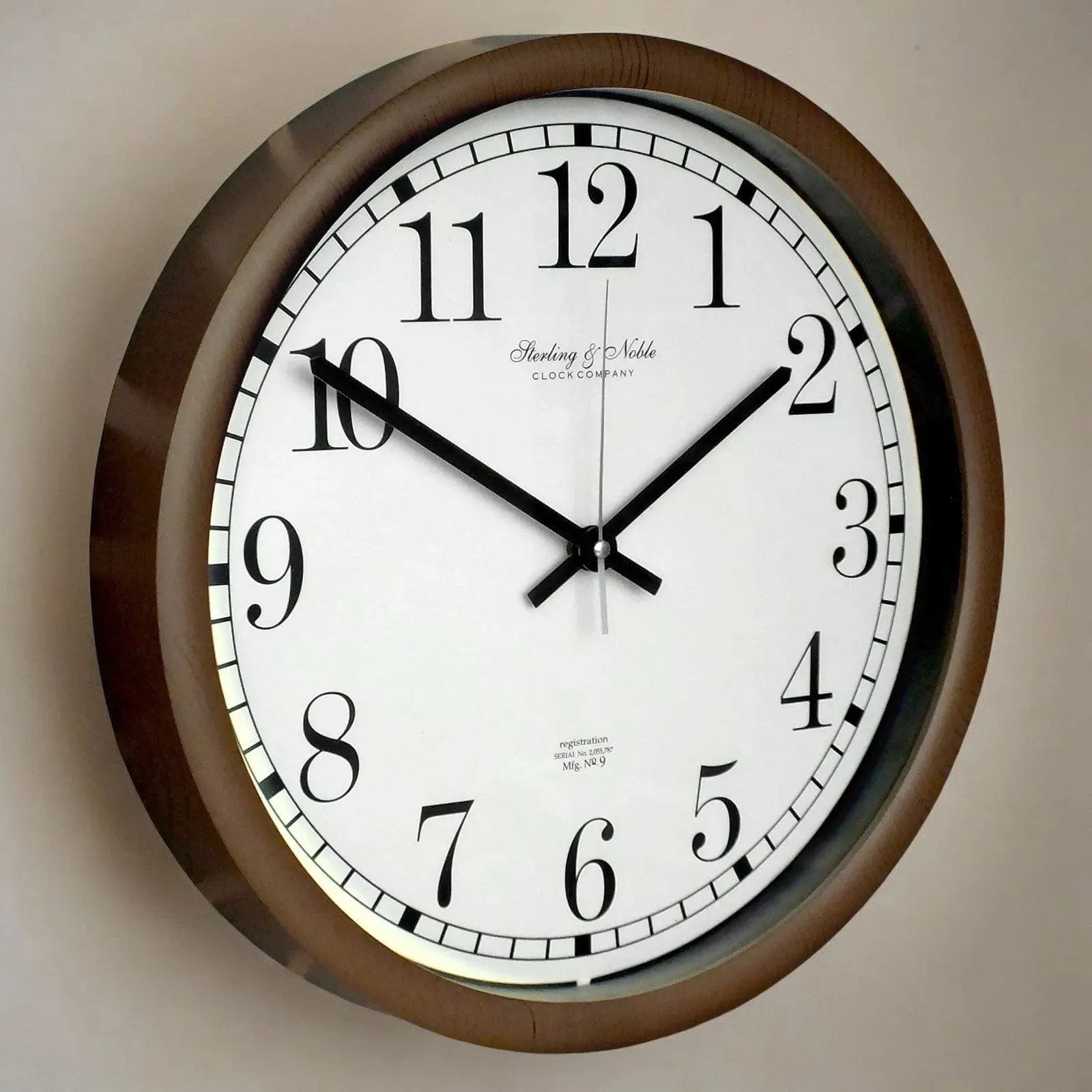 Large Round Viintage Style Quartz Wall Clock with Wooden Effect Finish