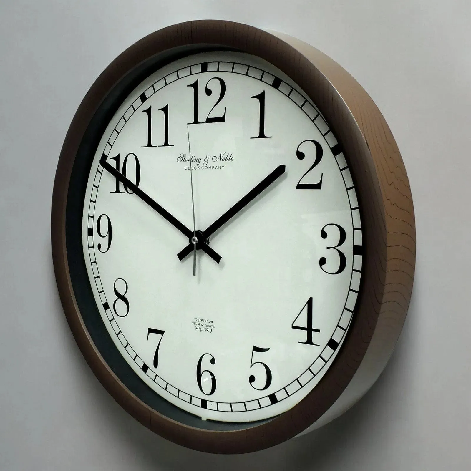 Large Round Viintage Style Quartz Wall Clock with Wooden Effect Finish