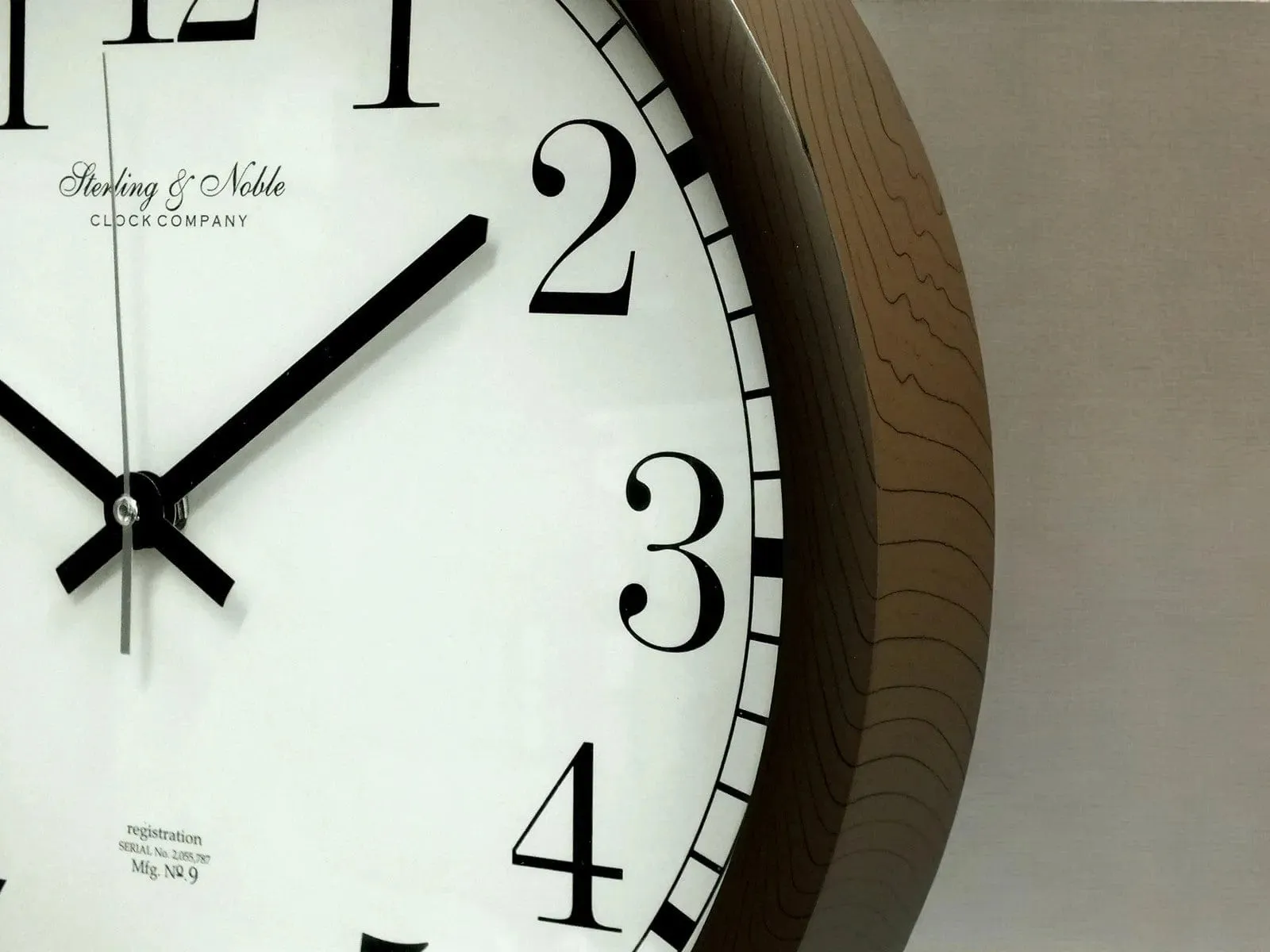 Large Round Viintage Style Quartz Wall Clock with Wooden Effect Finish