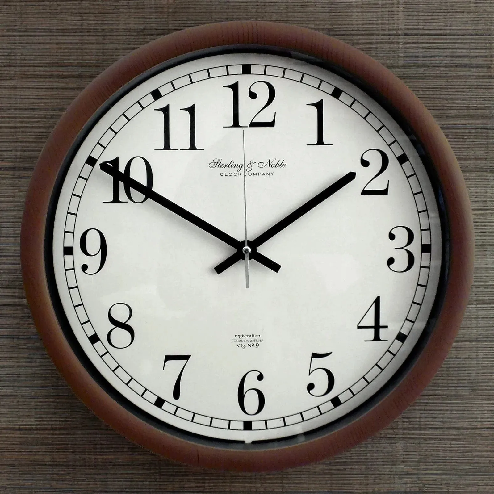 Large Round Viintage Style Quartz Wall Clock with Wooden Effect Finish