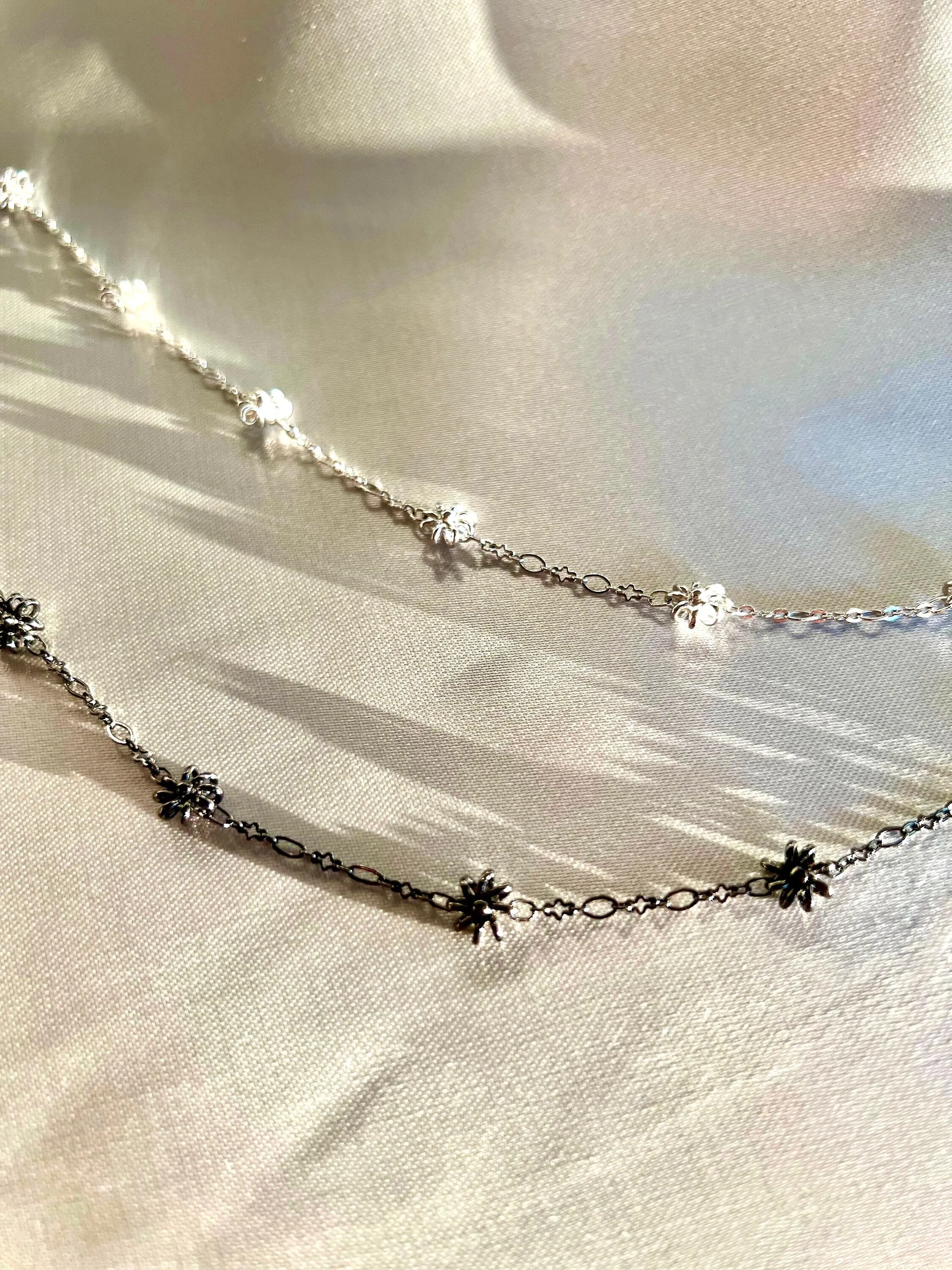 Little Flower 18k White Gold Dainty Chain Necklace