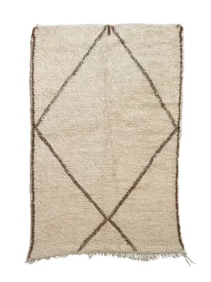 Marmoucha's Minimalist Vintage Hand-Knot