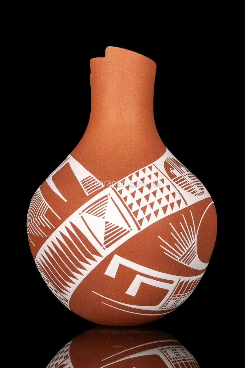 Mata Ortiz Orange Pot With Beige Stripe