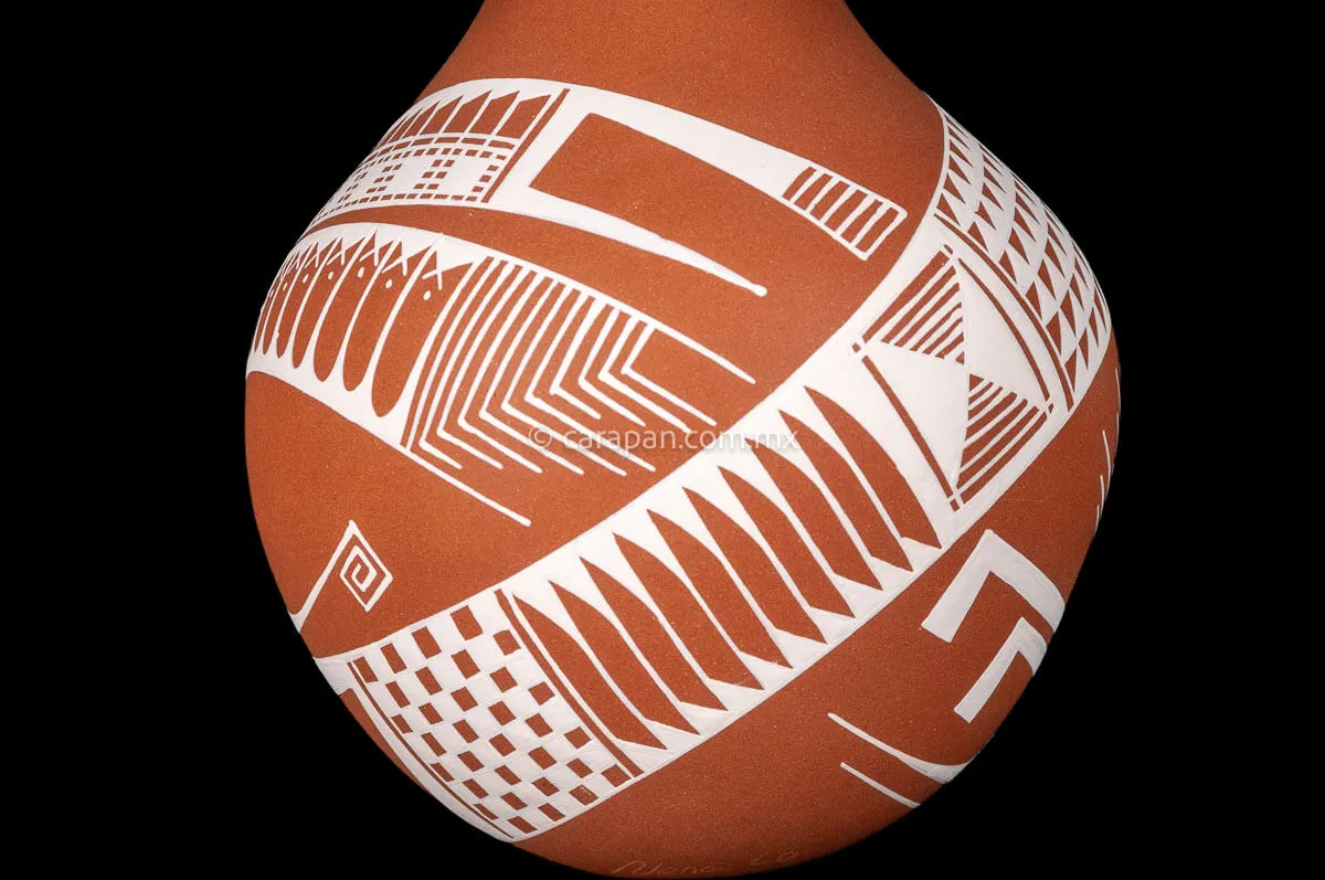 Mata Ortiz Orange Pot With Beige Stripe
