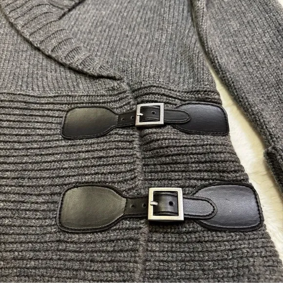 Moda International Gray Sweater Size Medium  Wrap Buckle Shawl Collar Ribbed NWT