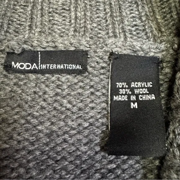 Moda International Gray Sweater Size Medium  Wrap Buckle Shawl Collar Ribbed NWT