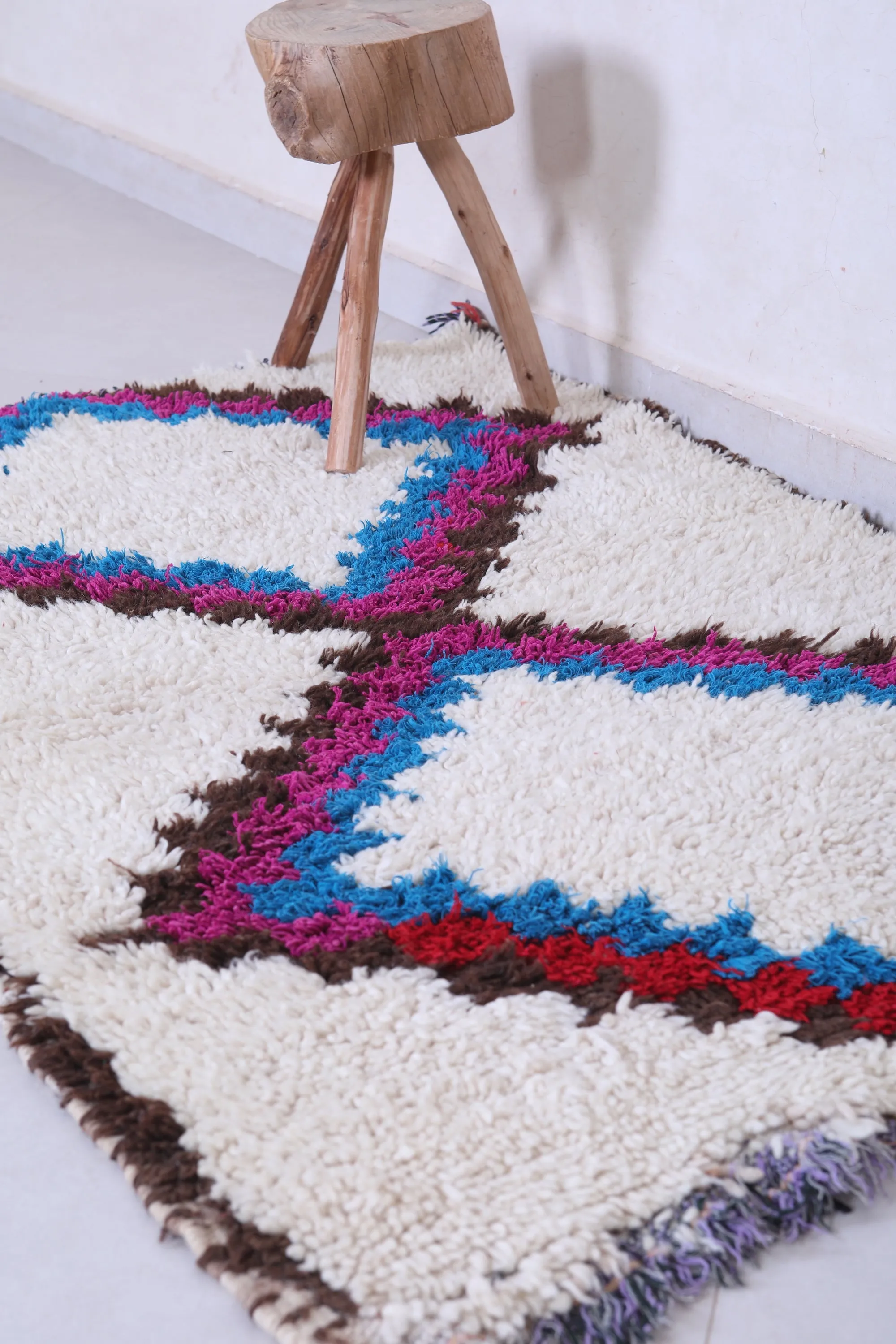 Moroccan Handmade Rug – Bold Geometric Pattern 3.3 x 4.7 ft