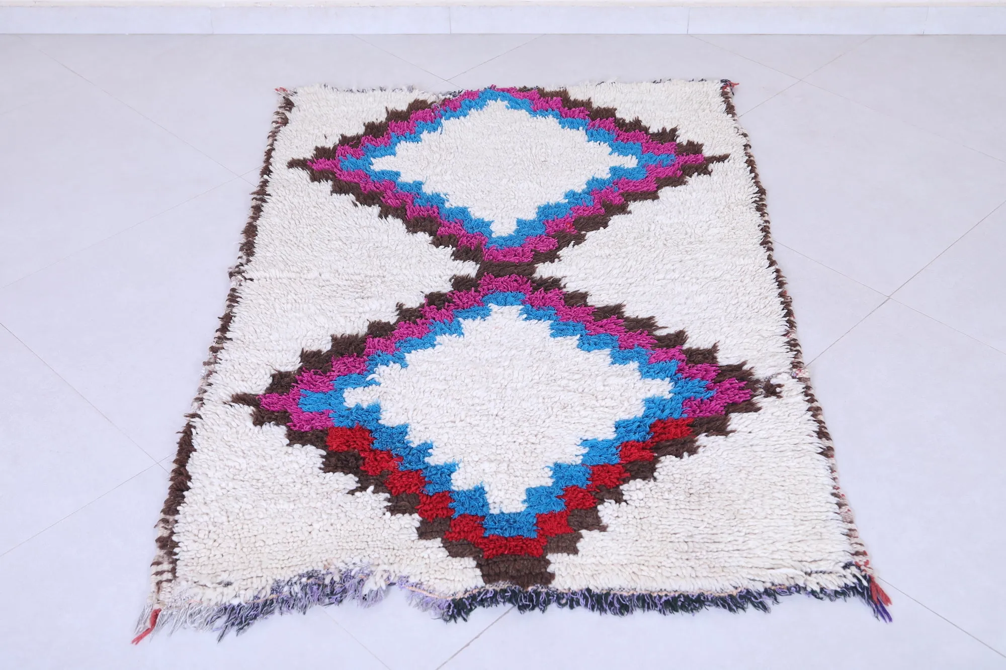 Moroccan Handmade Rug – Bold Geometric Pattern 3.3 x 4.7 ft