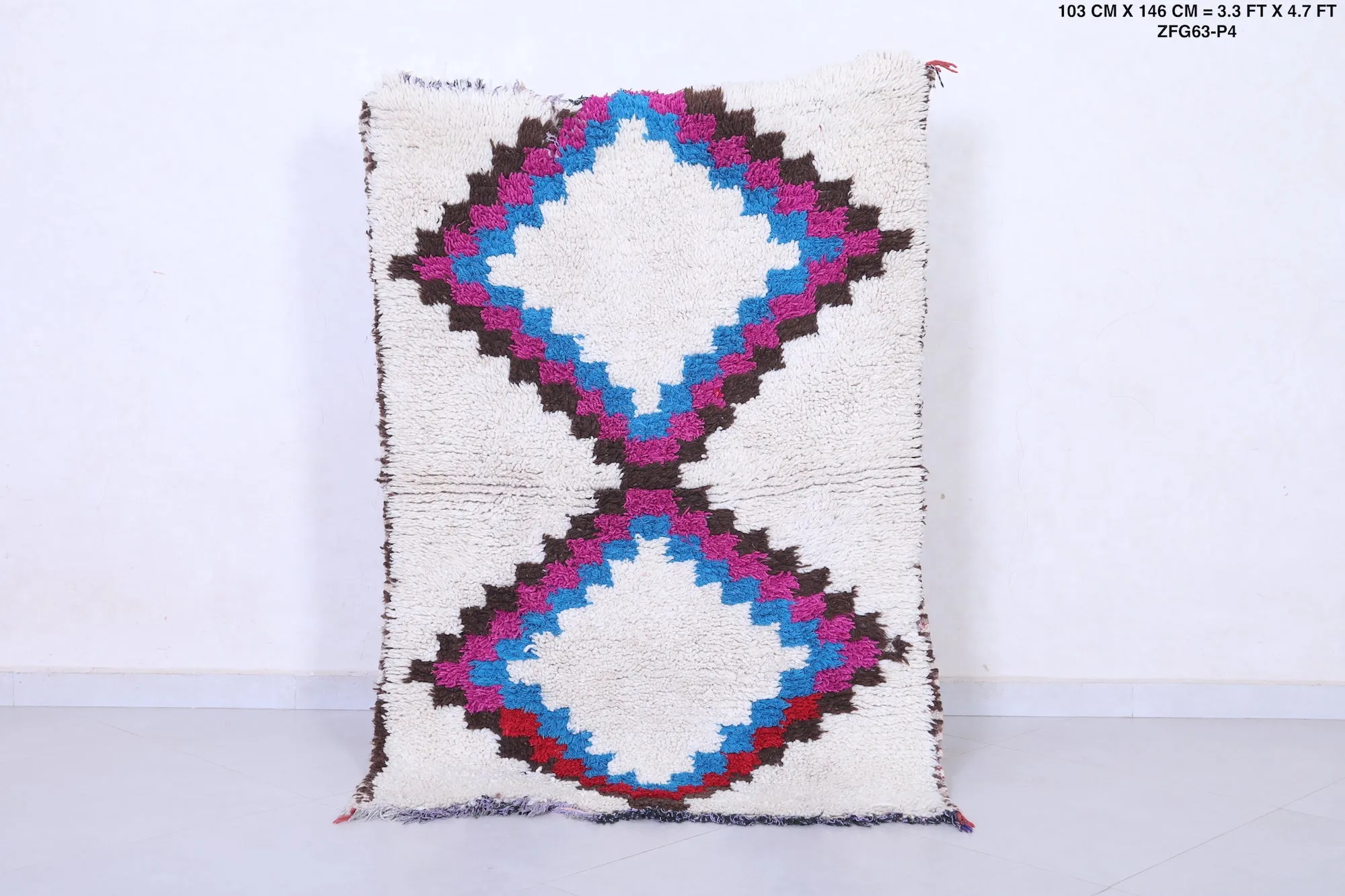 Moroccan Handmade Rug – Bold Geometric Pattern 3.3 x 4.7 ft