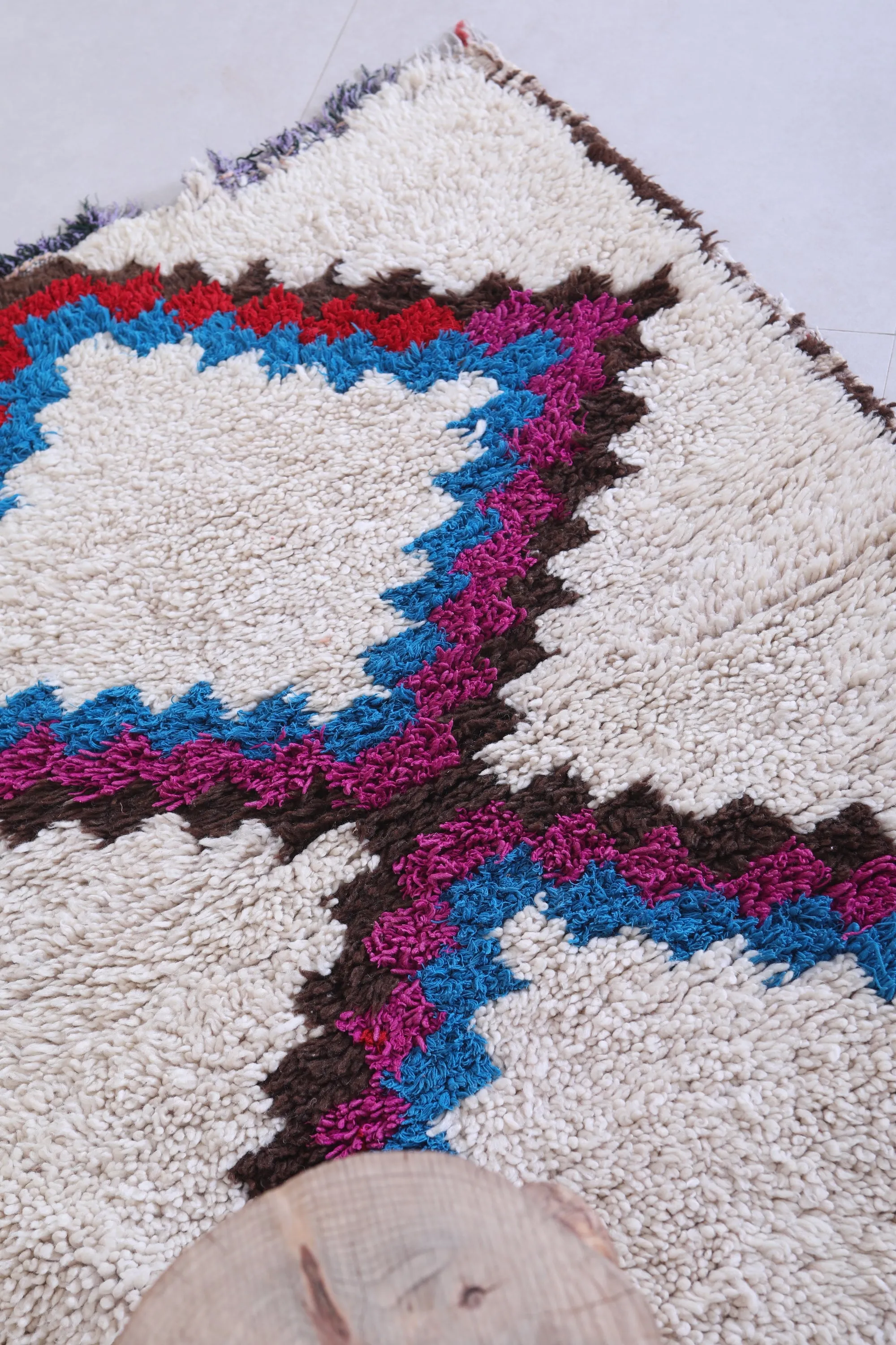 Moroccan Handmade Rug – Bold Geometric Pattern 3.3 x 4.7 ft