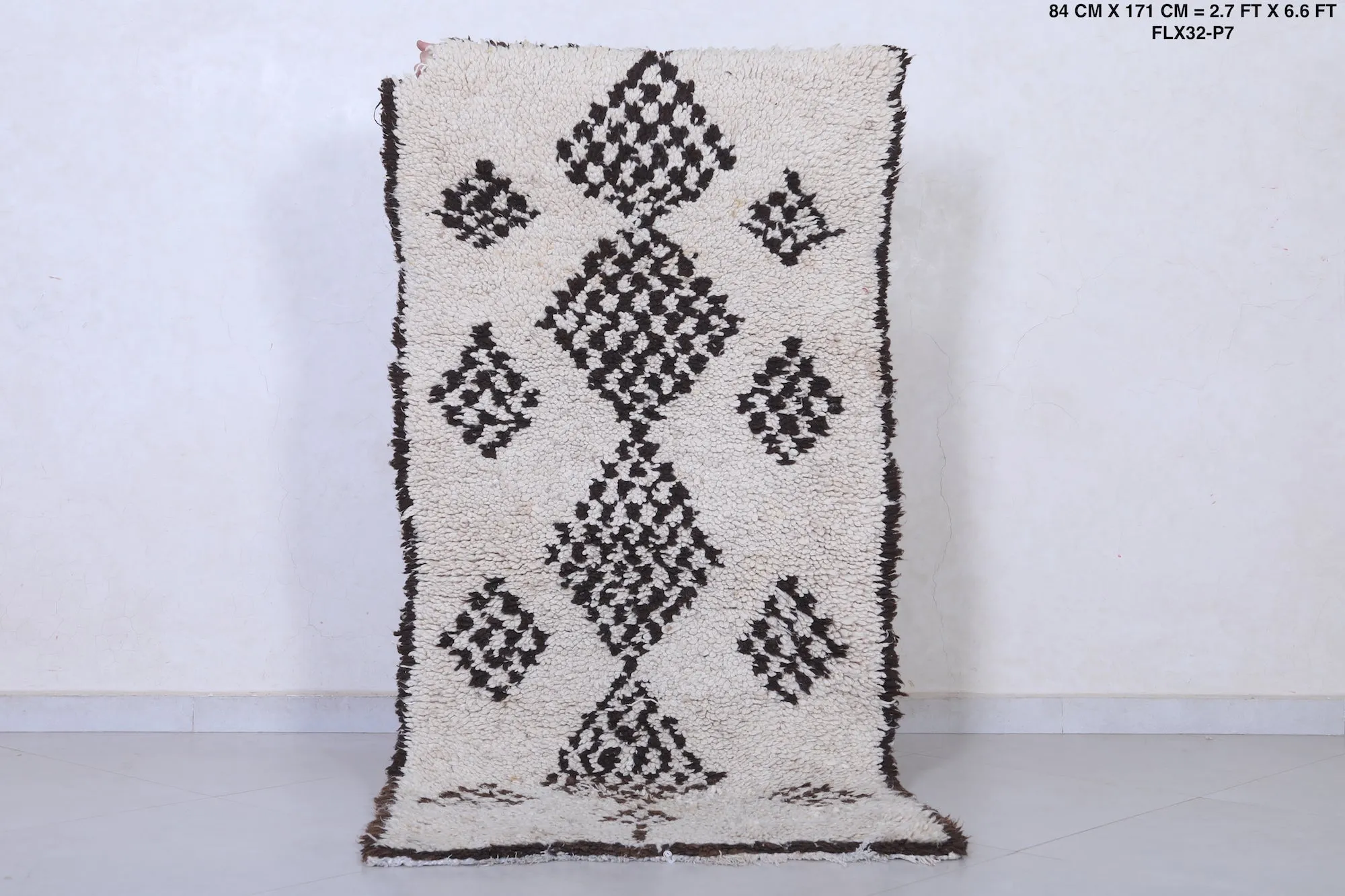 Moroccan Rug 2.7 X 6.6 Feet – Handwoven Geometric Diamond Design