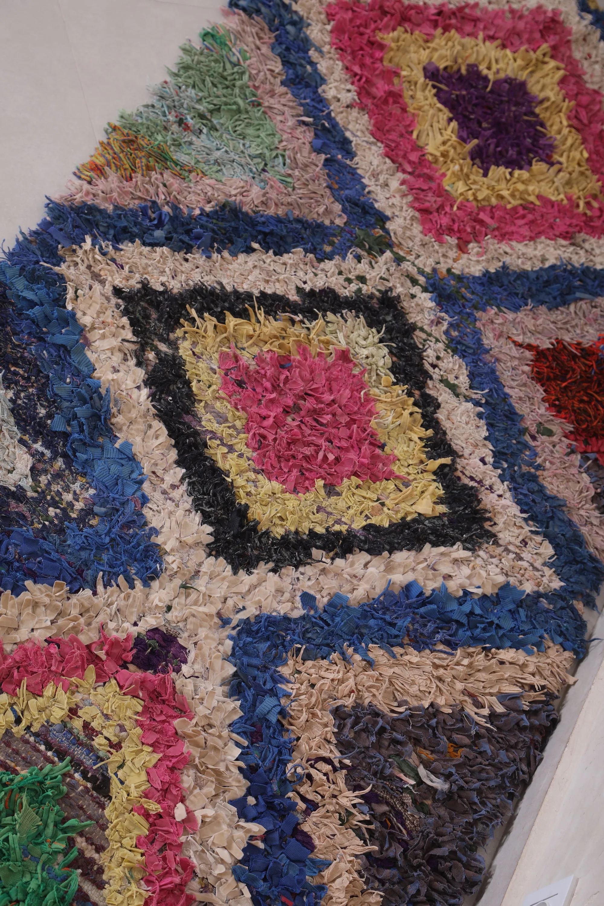 Moroccan Rug 2.7 x 7.2 Feet - Bold Geometric Design