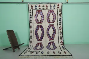 Moroccan Rug - 5.1 x 9.7 ft with Unique Geometric Patterns