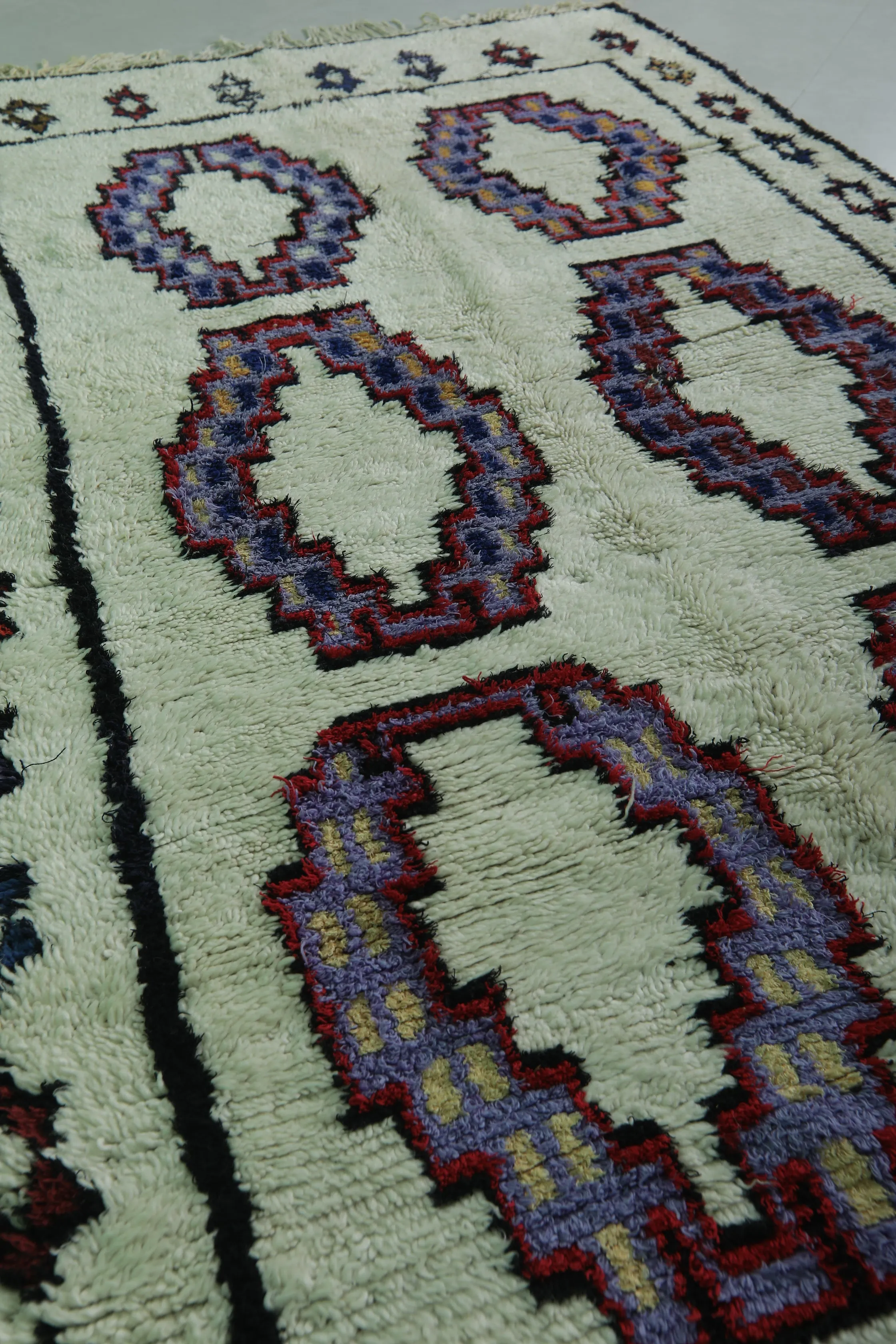 Moroccan Rug - 5.1 x 9.7 ft with Unique Geometric Patterns