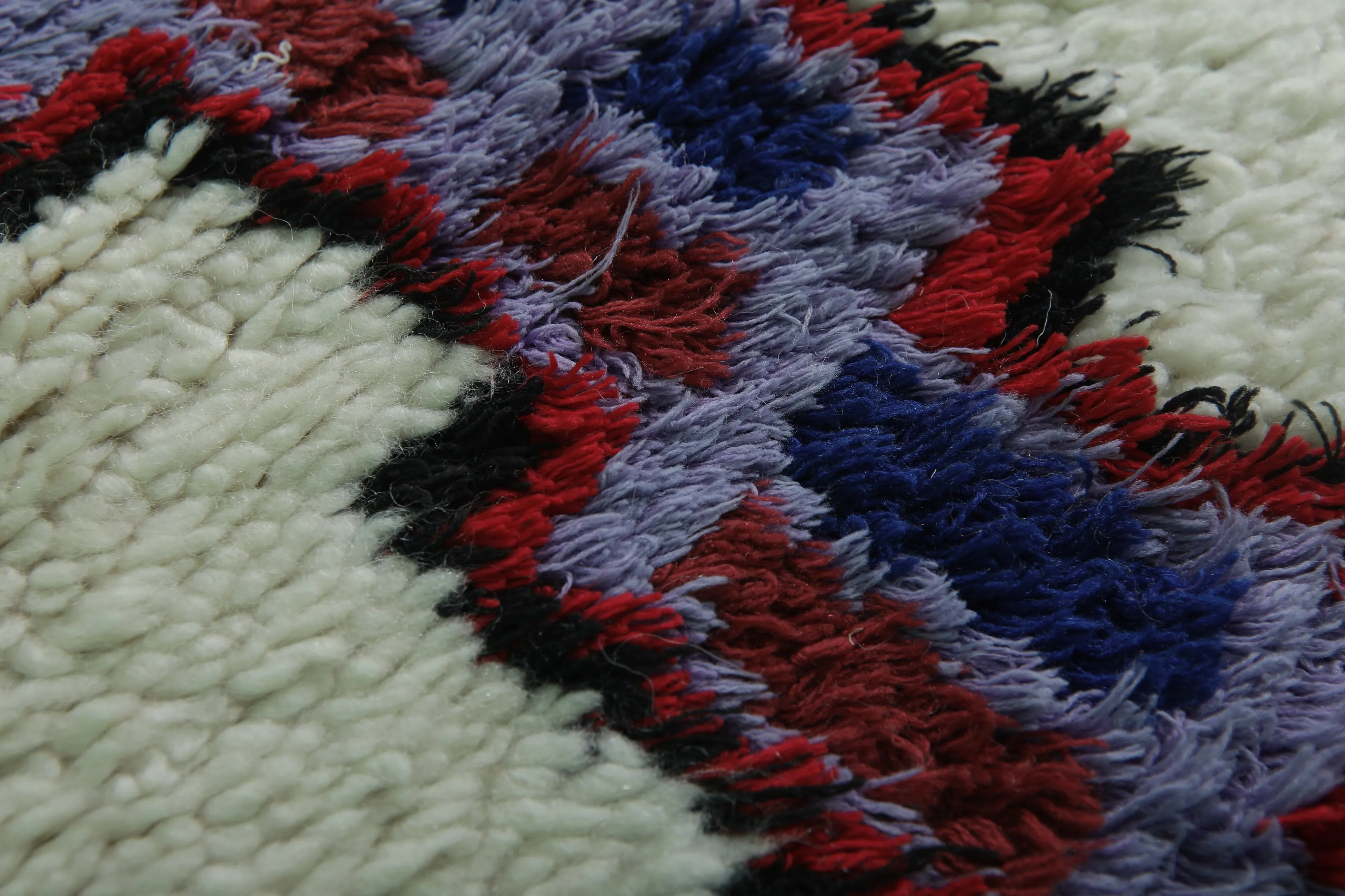 Moroccan Rug - 5.1 x 9.7 ft with Unique Geometric Patterns