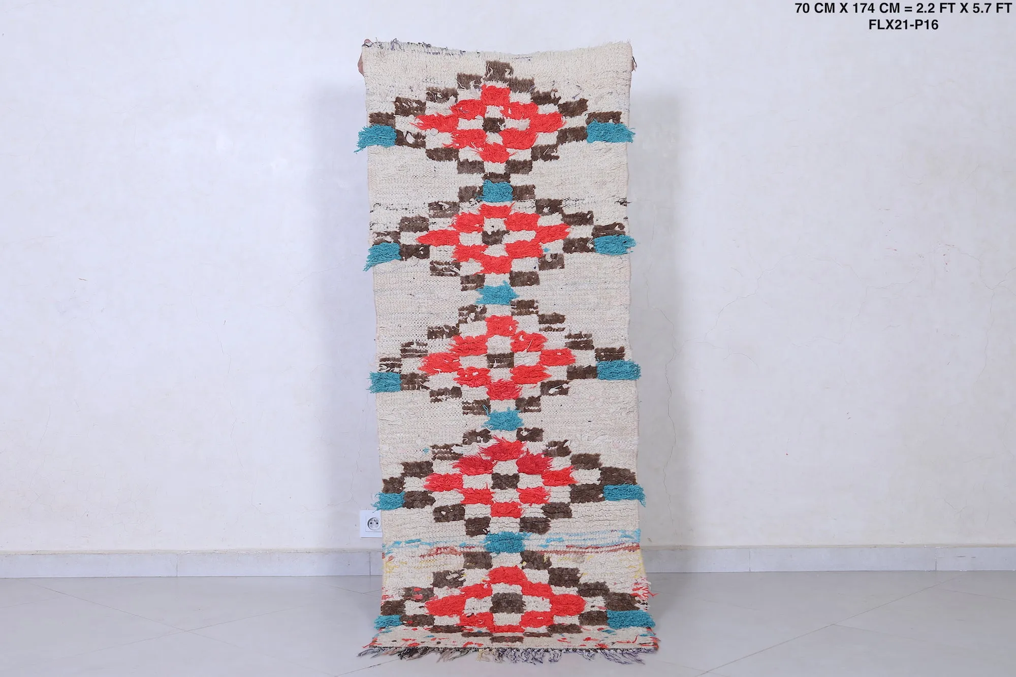 Moroccan Rug with Bold Geometric Pattern – 2.2 x 5.7 ft