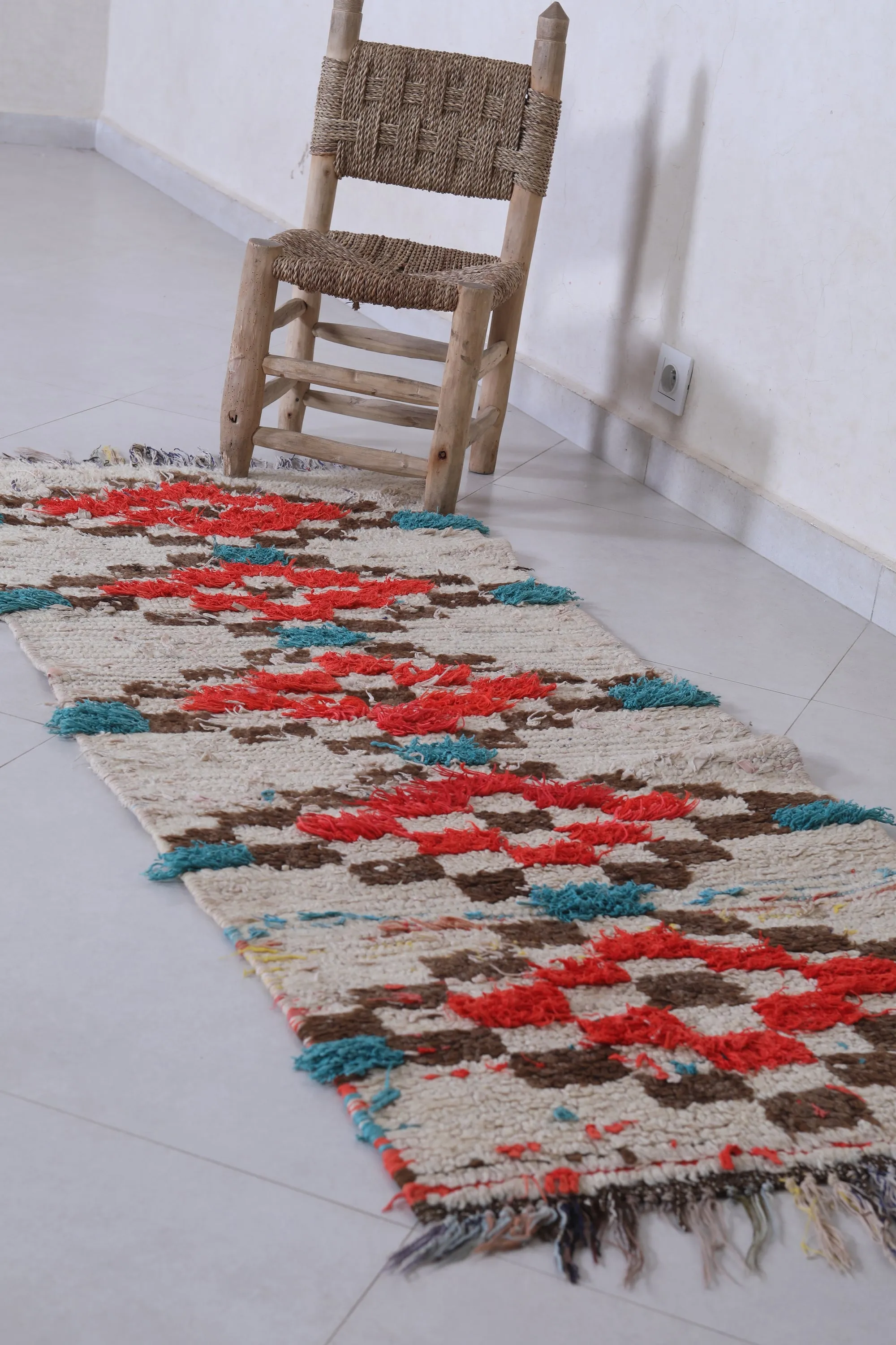 Moroccan Rug with Bold Geometric Pattern – 2.2 x 5.7 ft