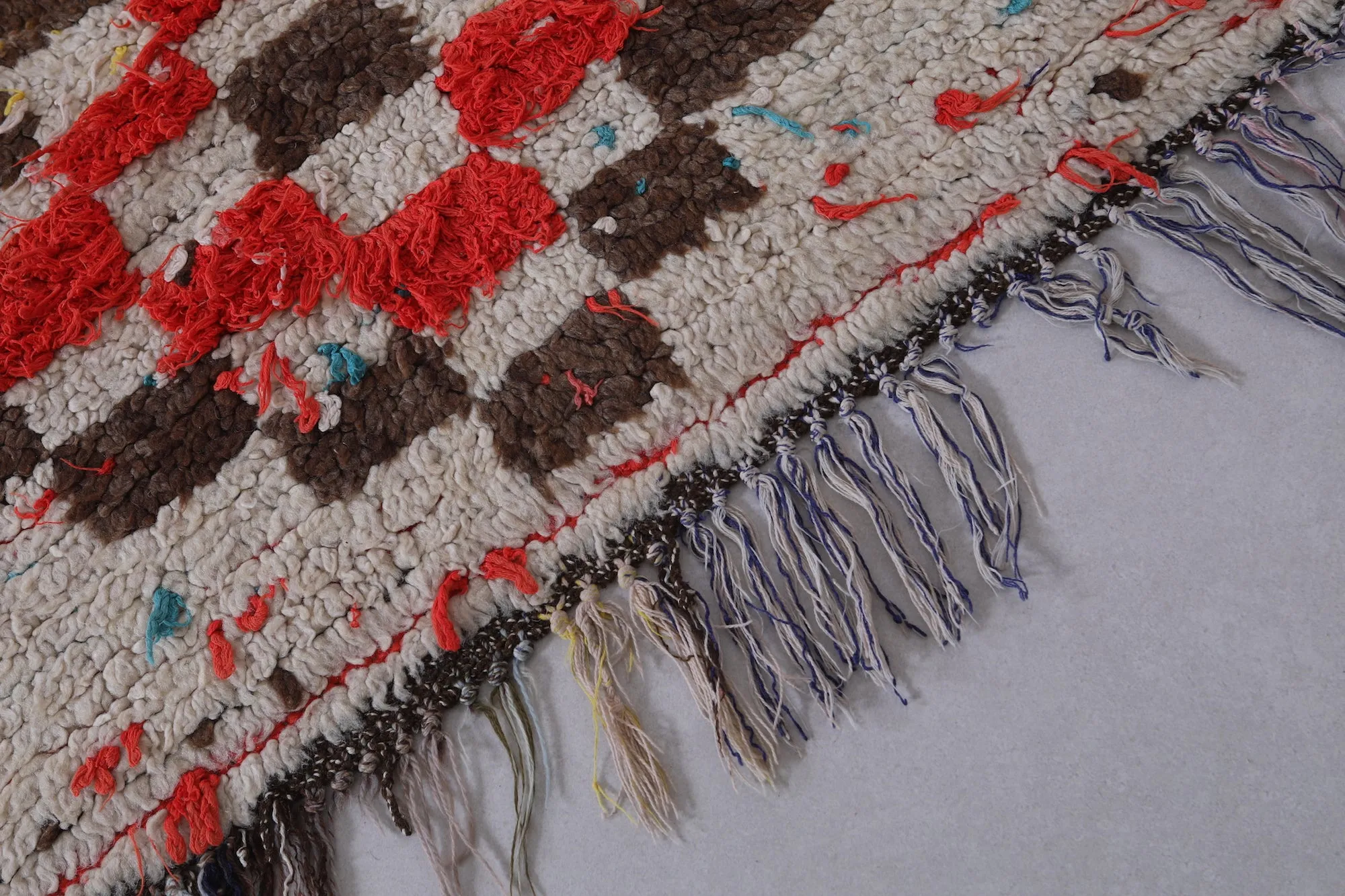 Moroccan Rug with Bold Geometric Pattern – 2.2 x 5.7 ft