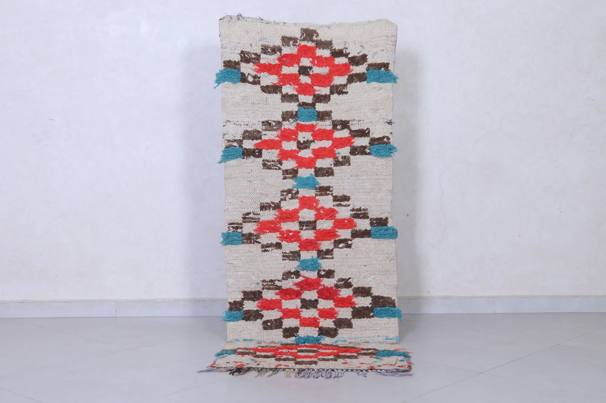 Moroccan Rug with Bold Geometric Pattern – 2.2 x 5.7 ft