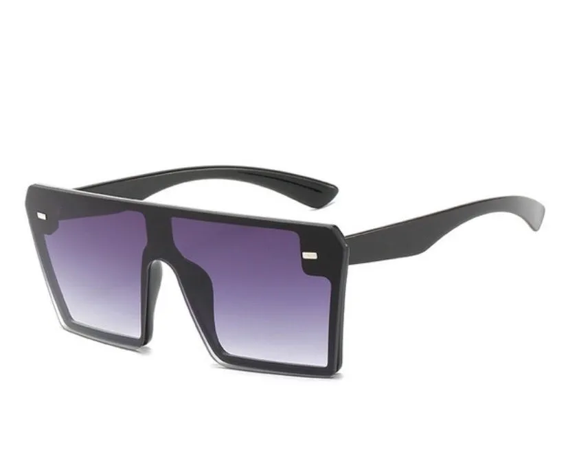 OVER SIZED PLASTIC FRAME SUNGLASSES