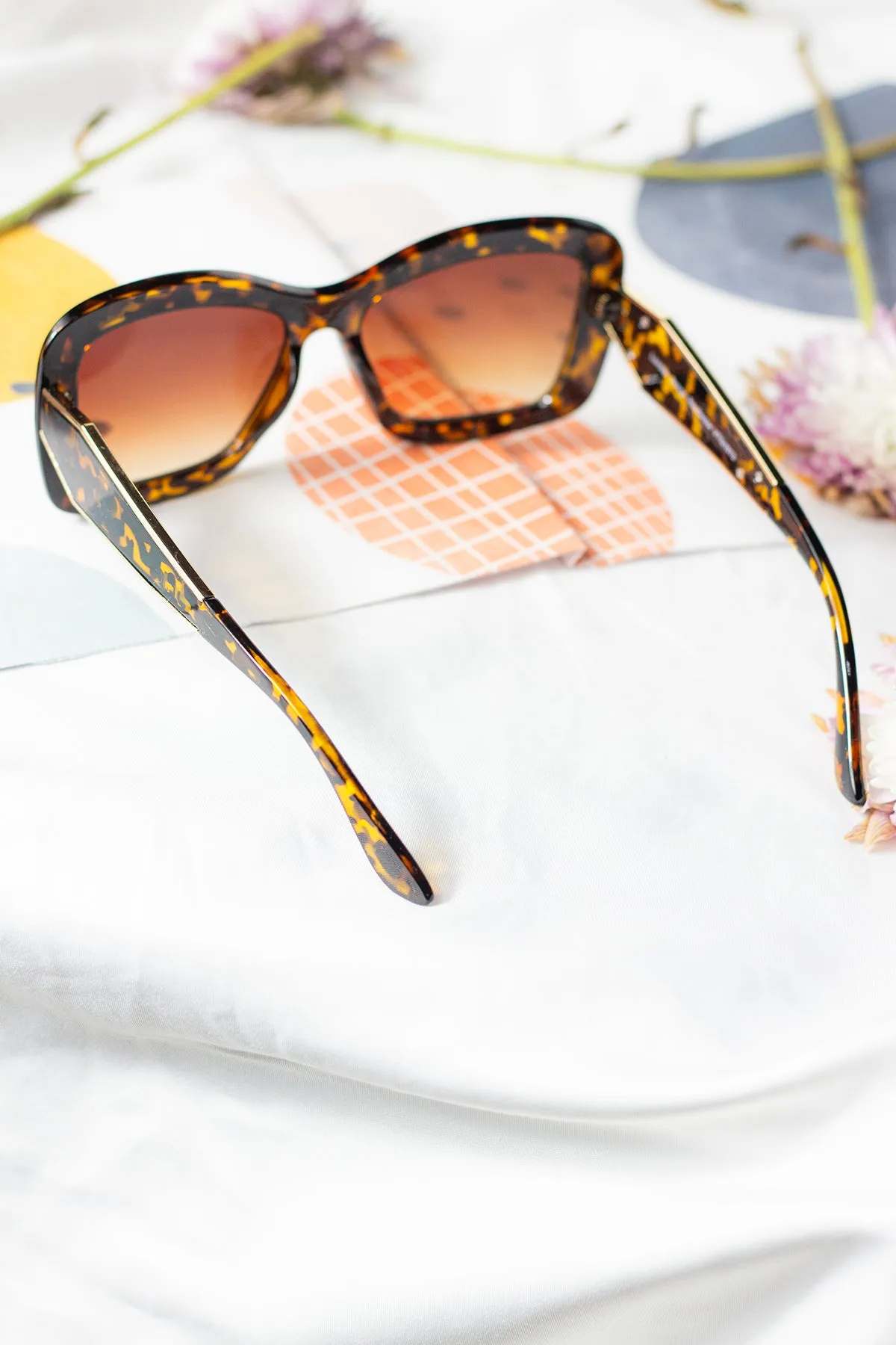 Oversized Chunky Cat Eye Angular Sunglasses