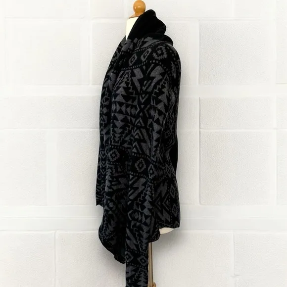 Patagonia Wool Cardigan knit Sweater Aztec Tribal shawl Pine Mountain Wrap