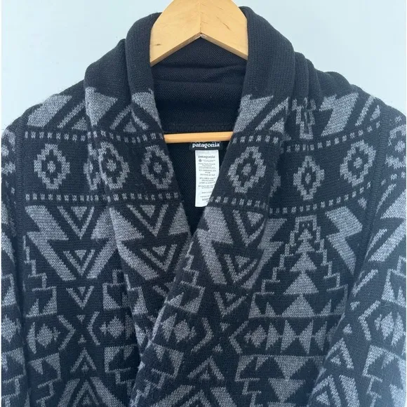 Patagonia Wool Cardigan knit Sweater Aztec Tribal shawl Pine Mountain Wrap